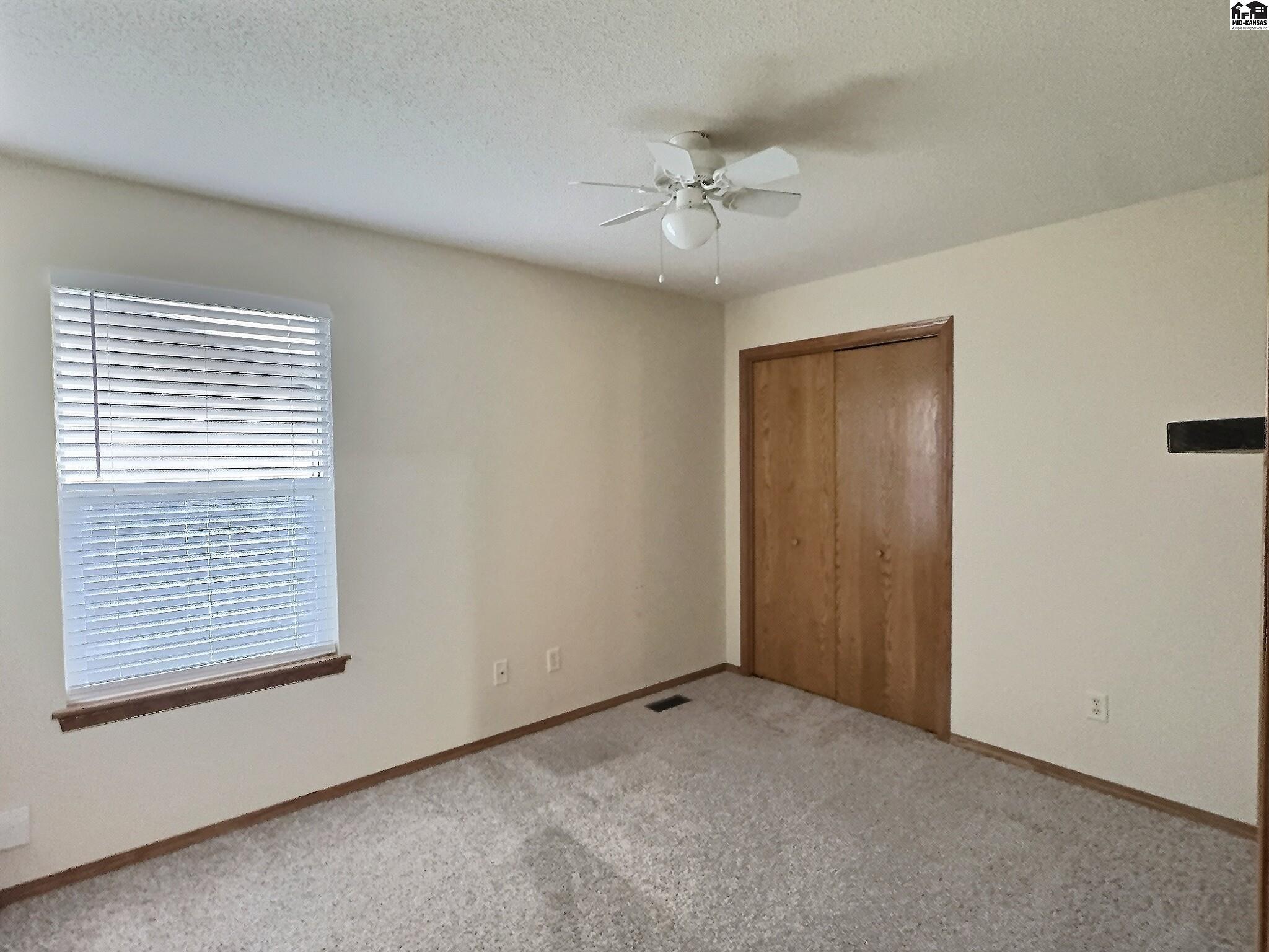 324 Victoria Road Newton KS 67114