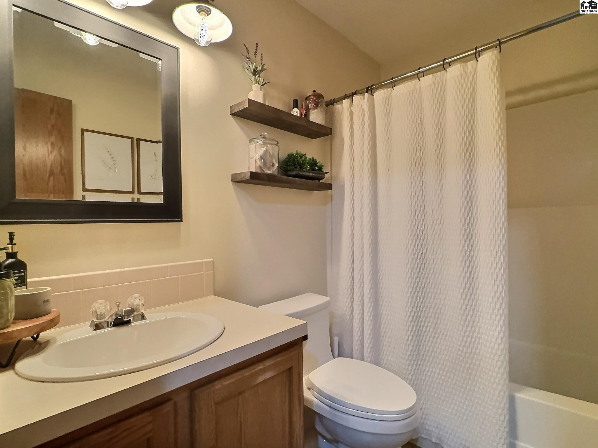 324 Victoria Road Newton KS 67114