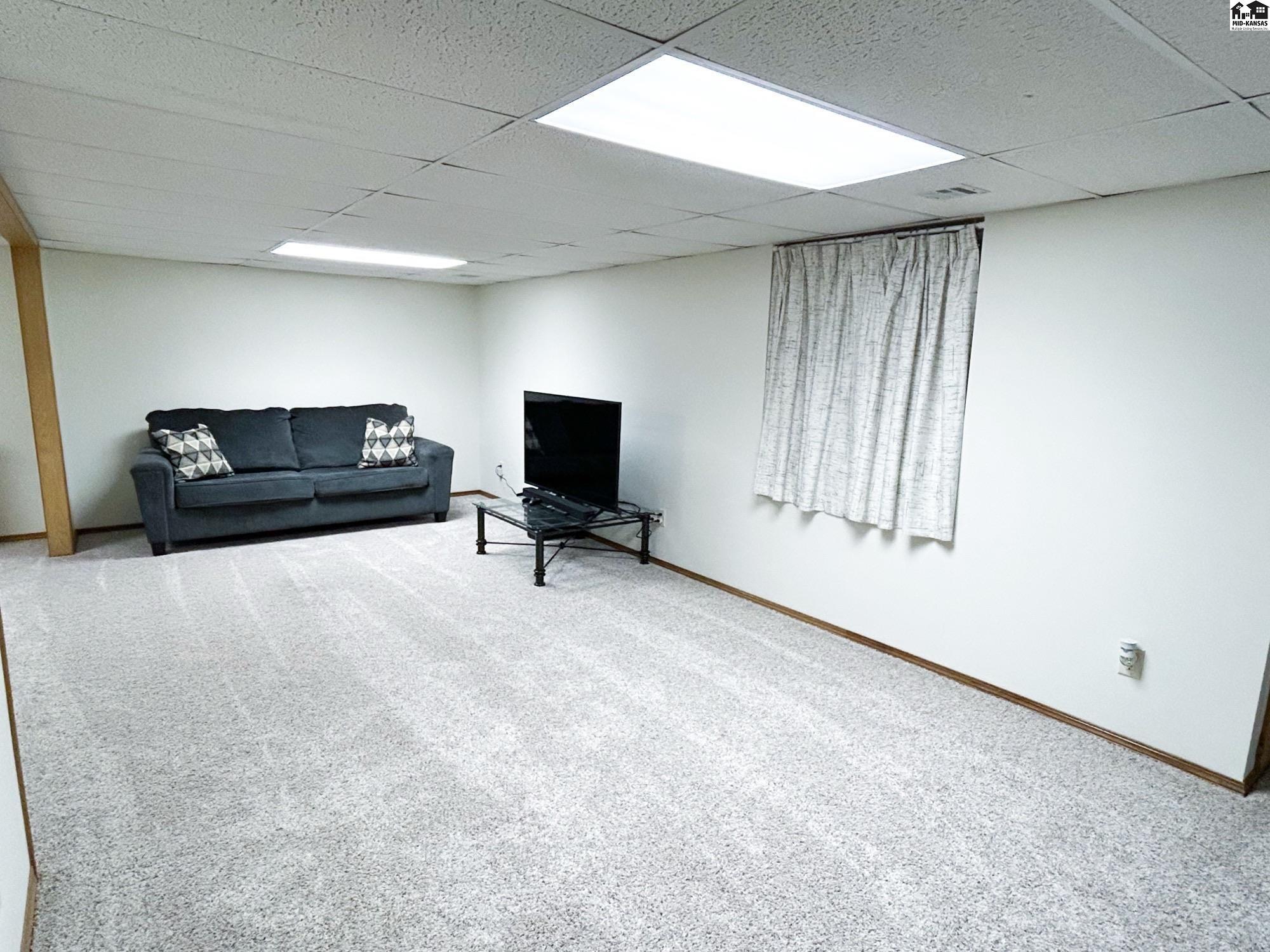 324 Victoria Road Newton KS 67114