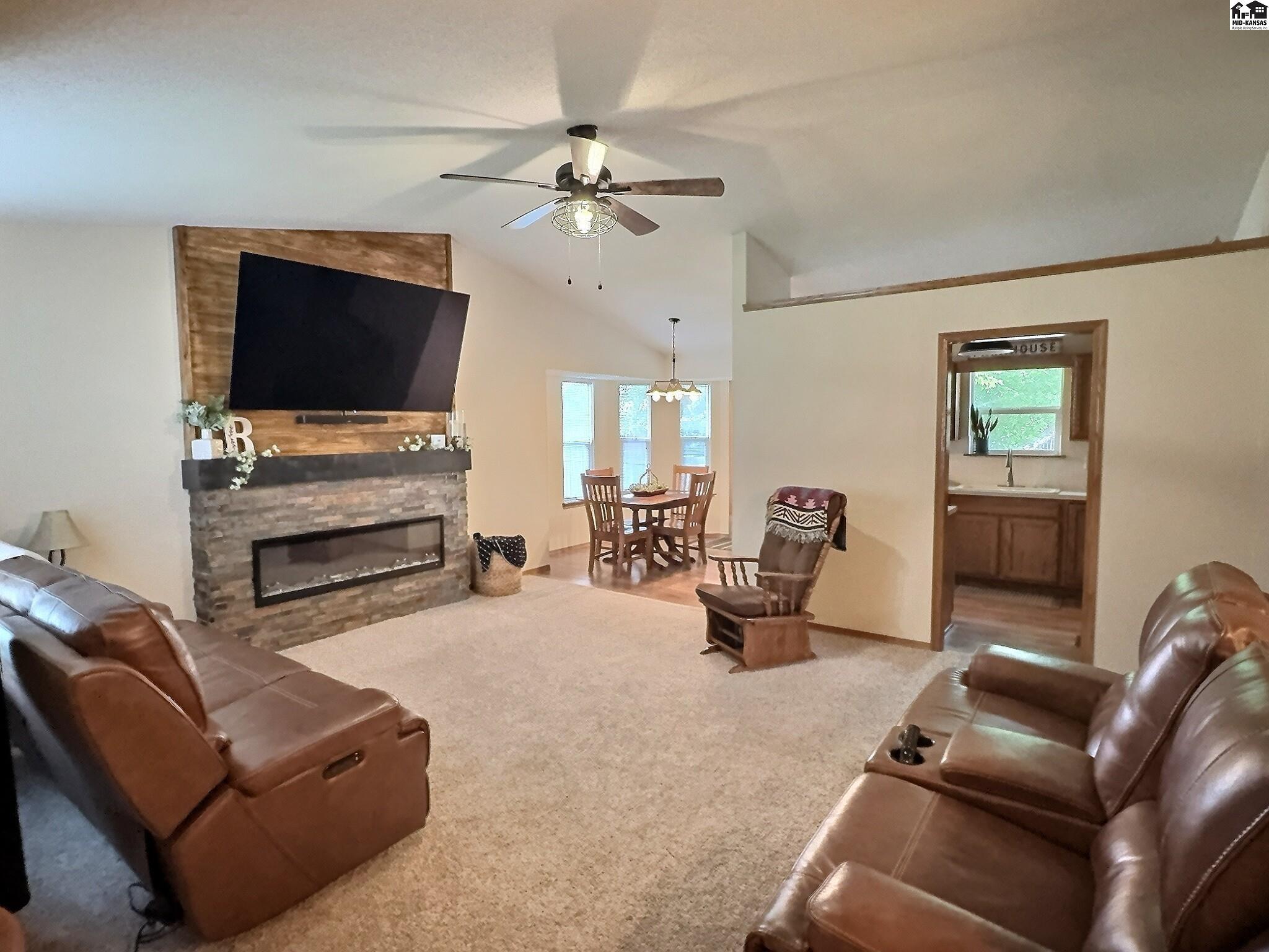324 Victoria Road Newton KS 67114