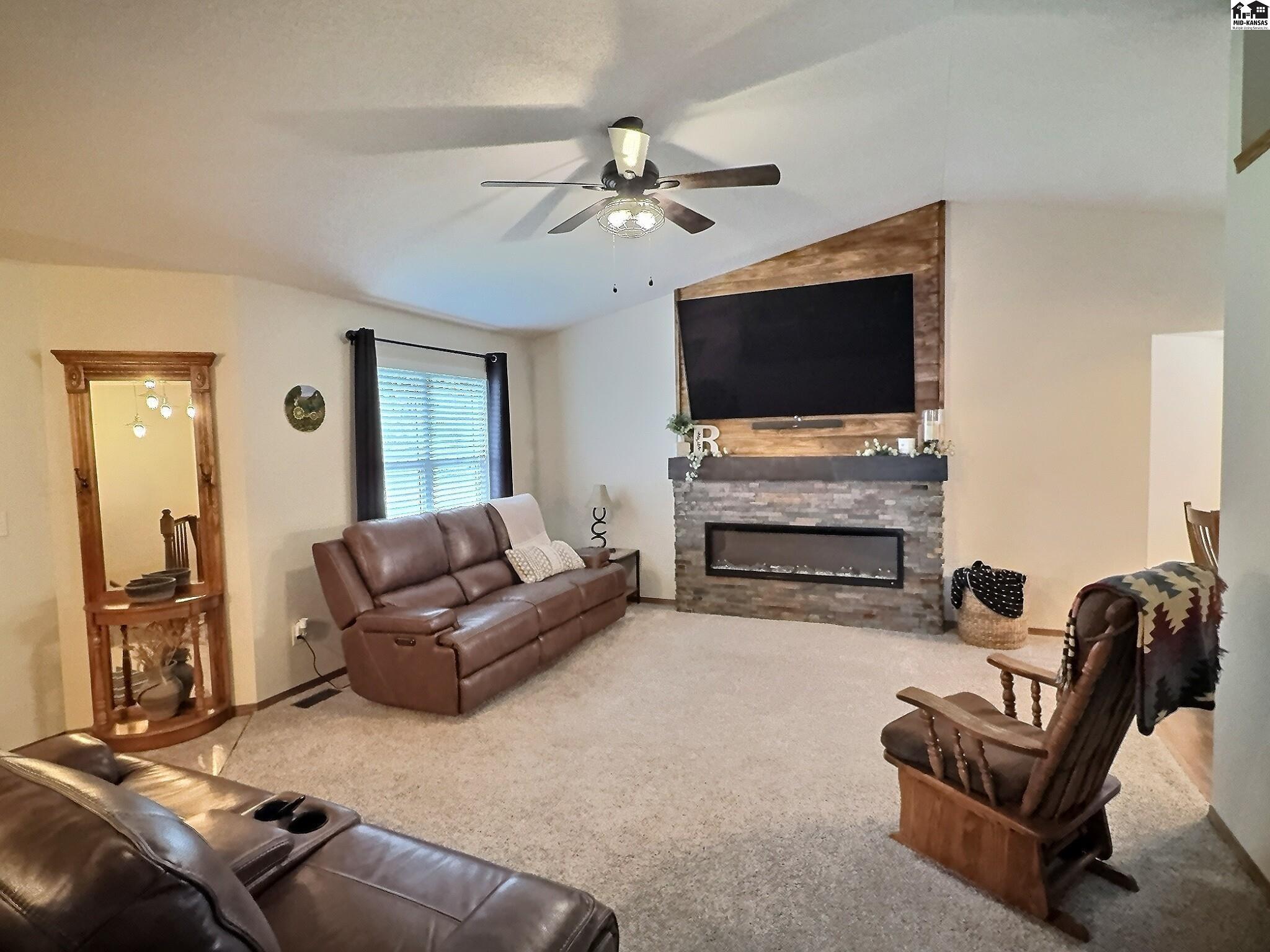 324 Victoria Road Newton KS 67114