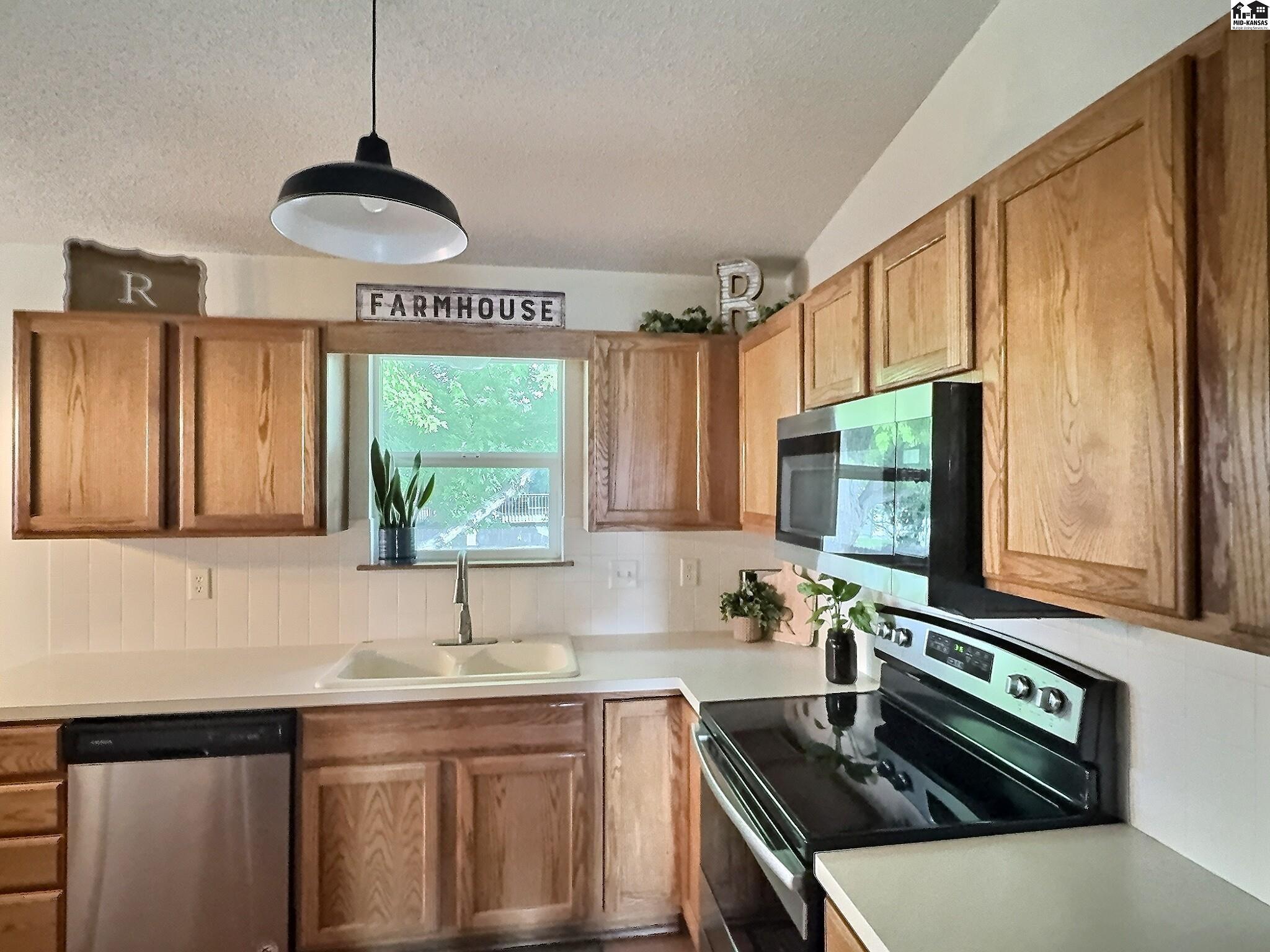 324 Victoria Road Newton KS 67114