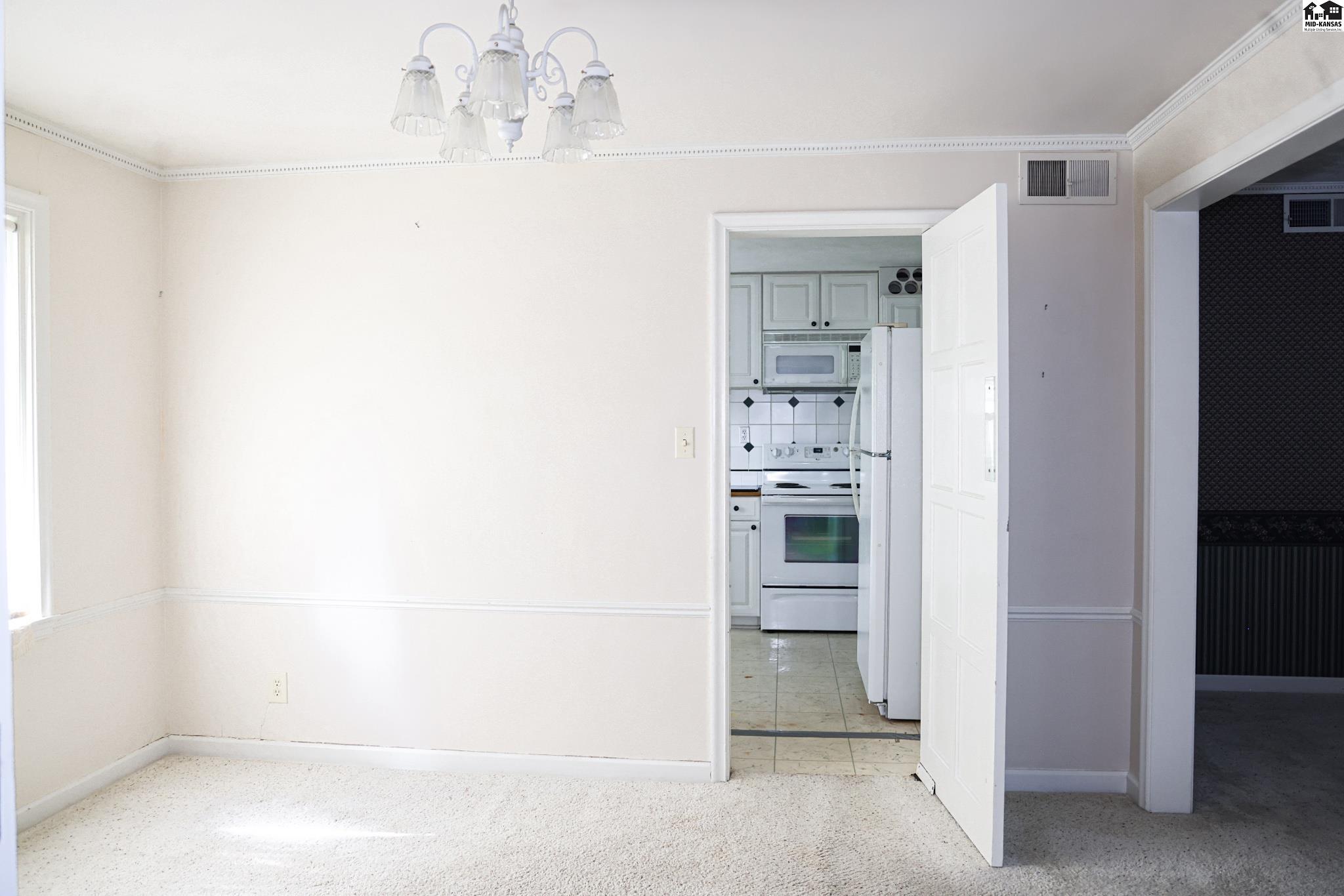 2011 N Adams Street Hutchinson KS 67502