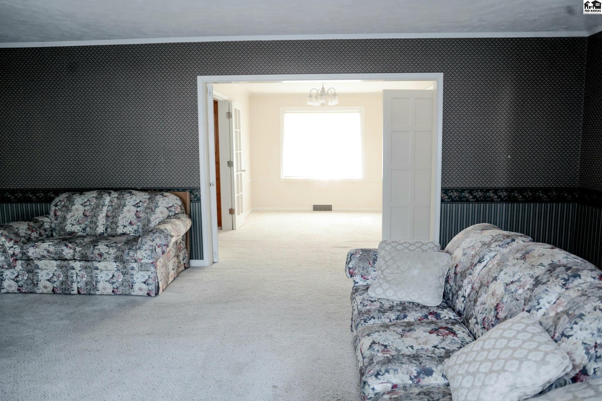 2011 N Adams Street Hutchinson KS 67502