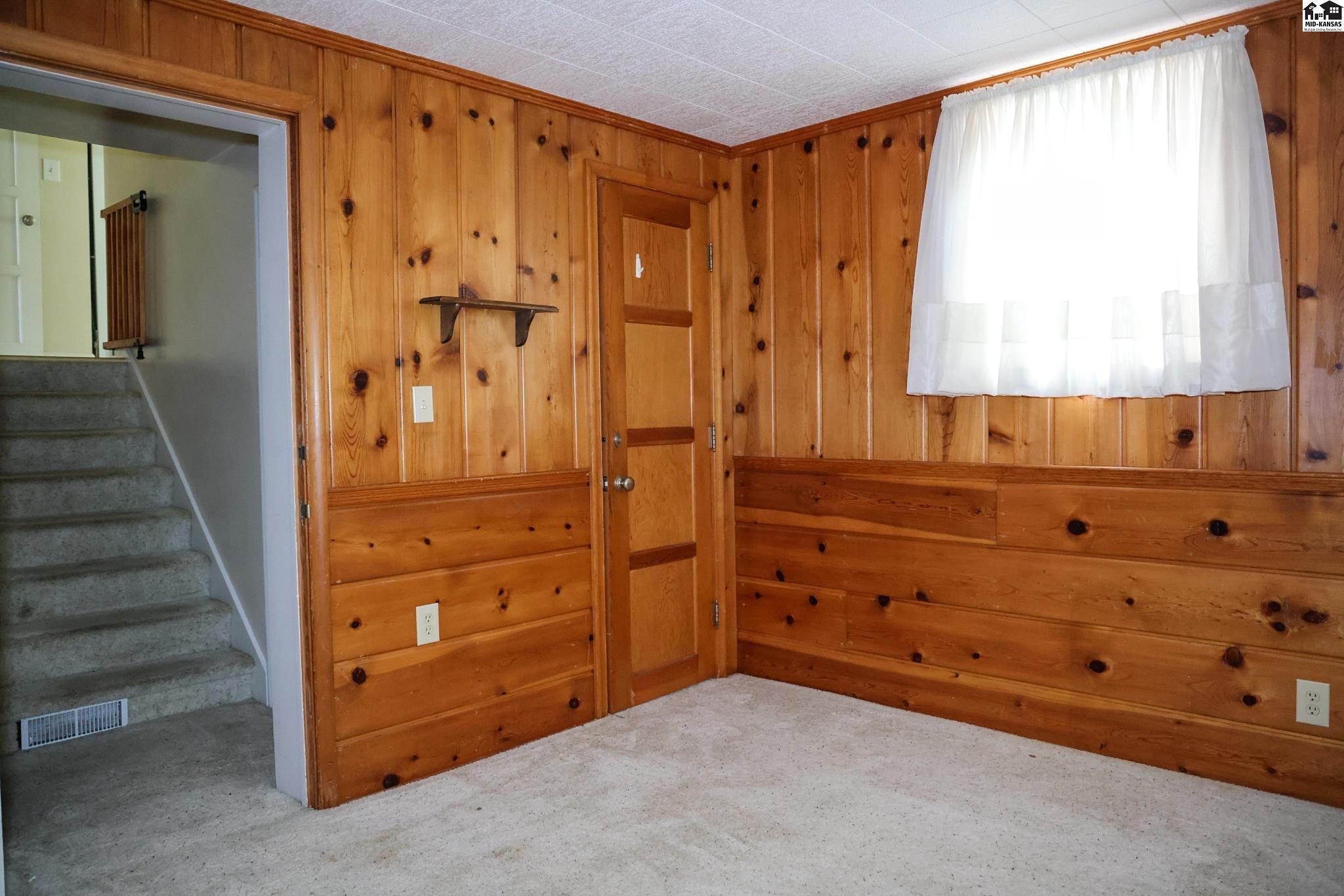 2011 N Adams Street Hutchinson KS 67502