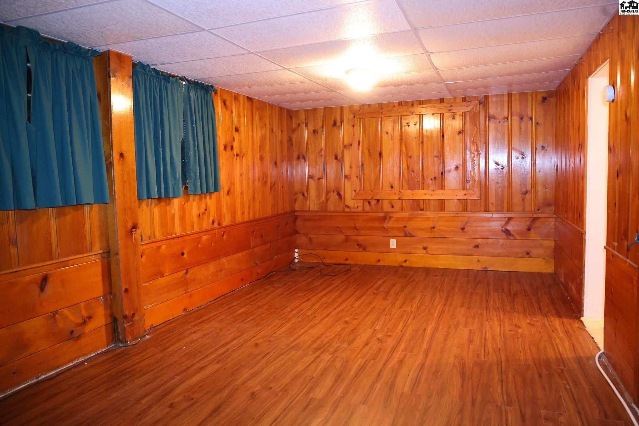 2011 N Adams Street Hutchinson KS 67502