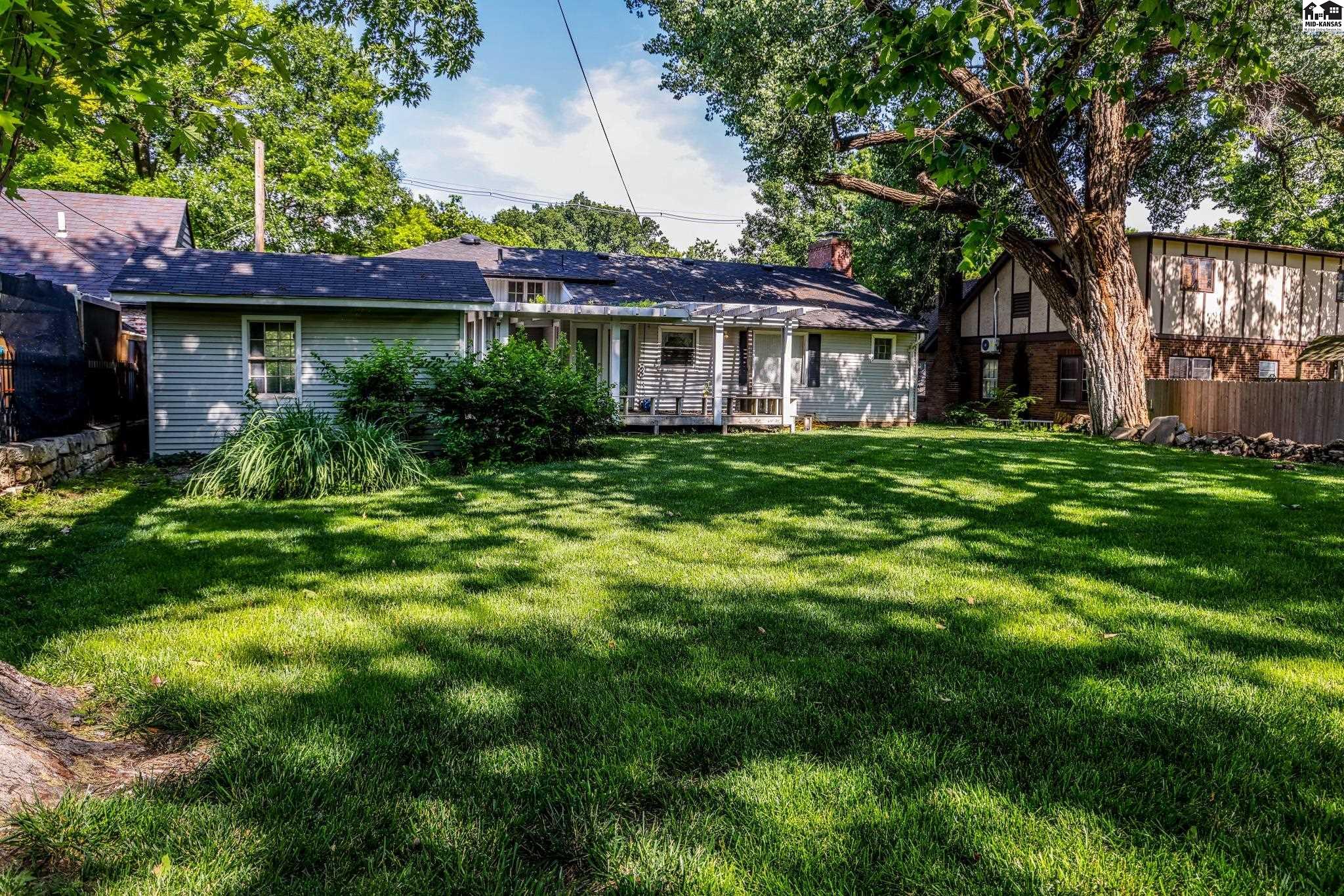 2011 N Adams Street Hutchinson KS 67502