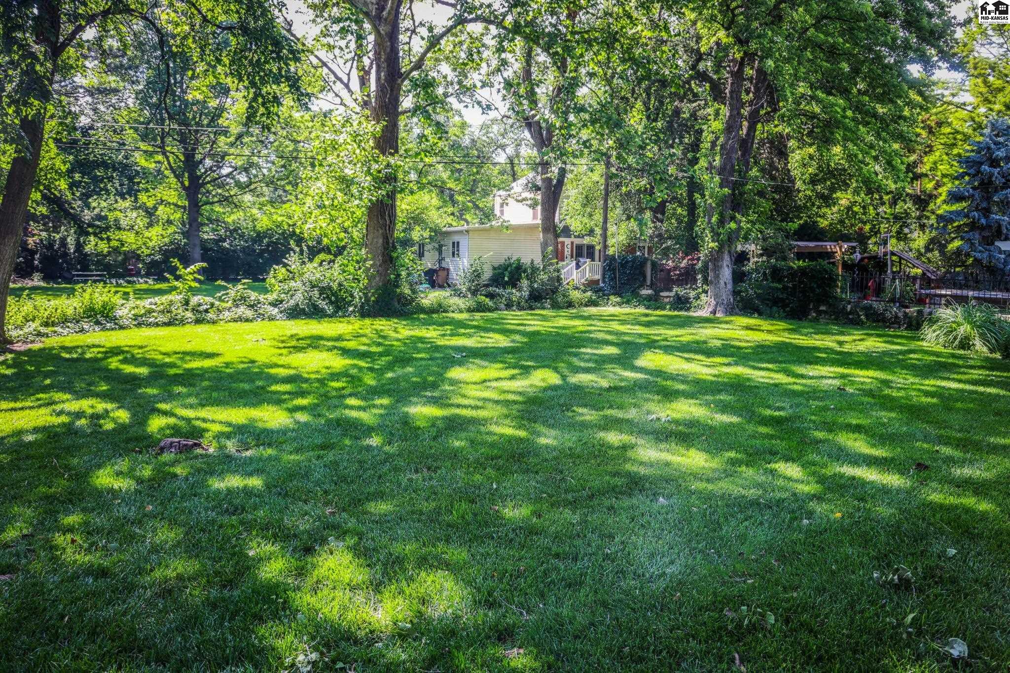 2011 N Adams Street Hutchinson KS 67502