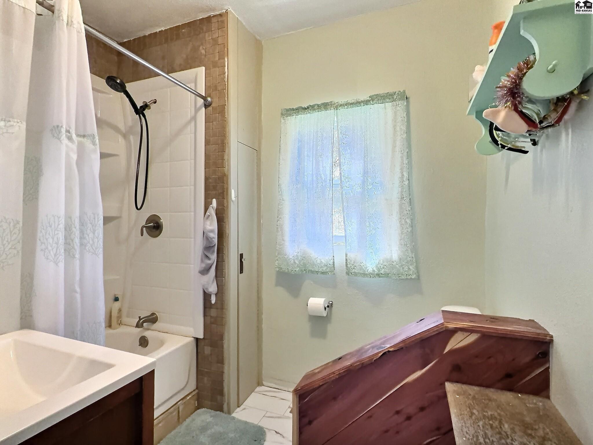 5016 E 4th Avenue Hutchinson KS 67501
