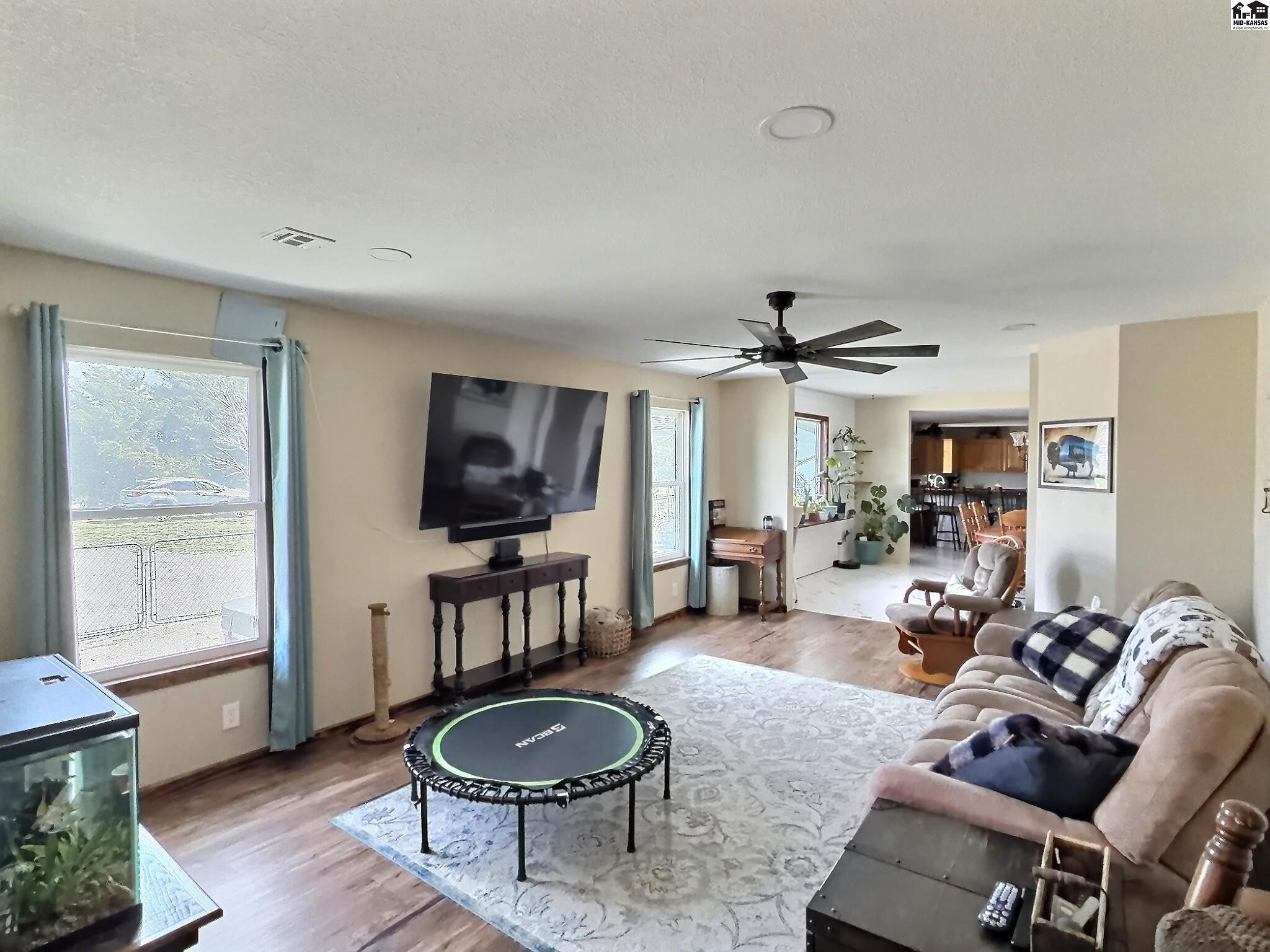 5016 E 4th Avenue Hutchinson KS 67501