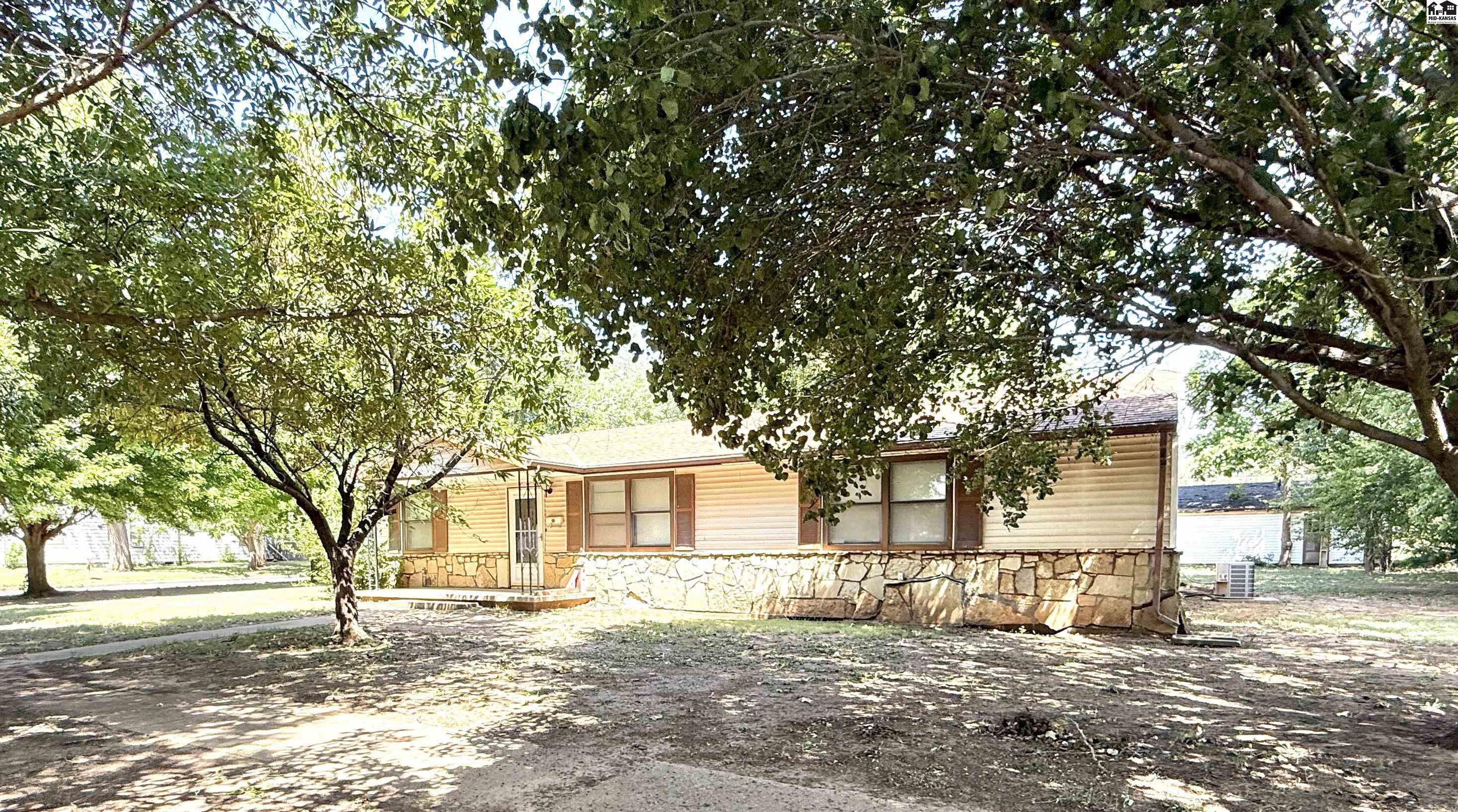 503 E Main Street Anthony KS 67003