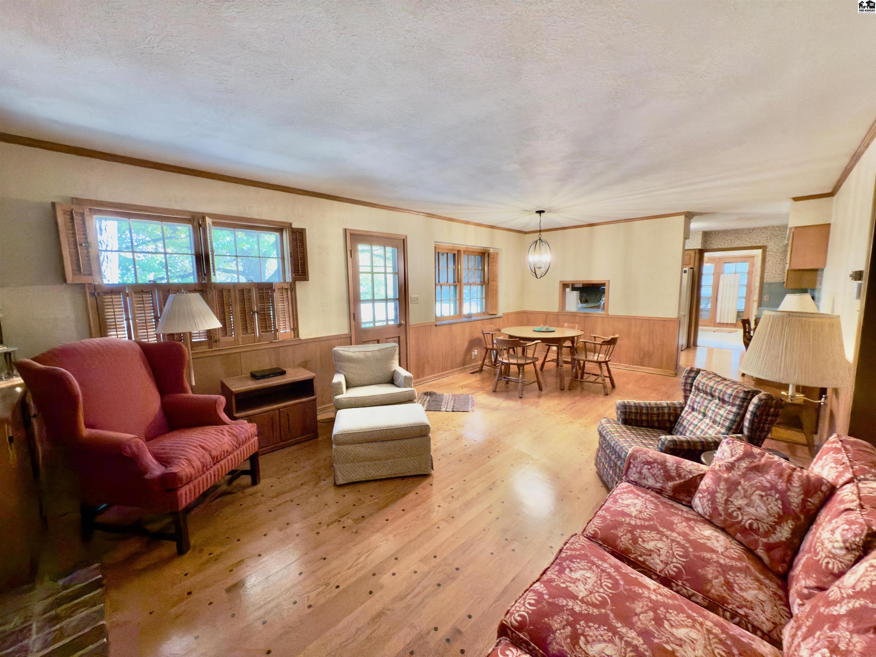1 Hilltop Drive Hutchinson KS 67502