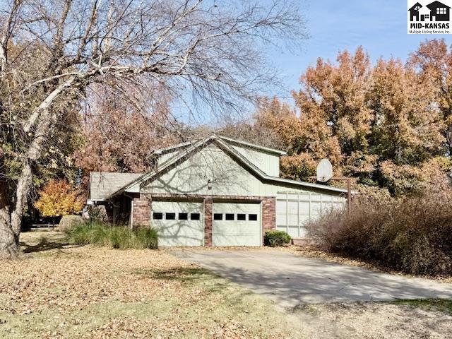 1 Hilltop Drive Hutchinson KS 67502