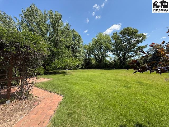1 Hilltop Drive Hutchinson KS 67502