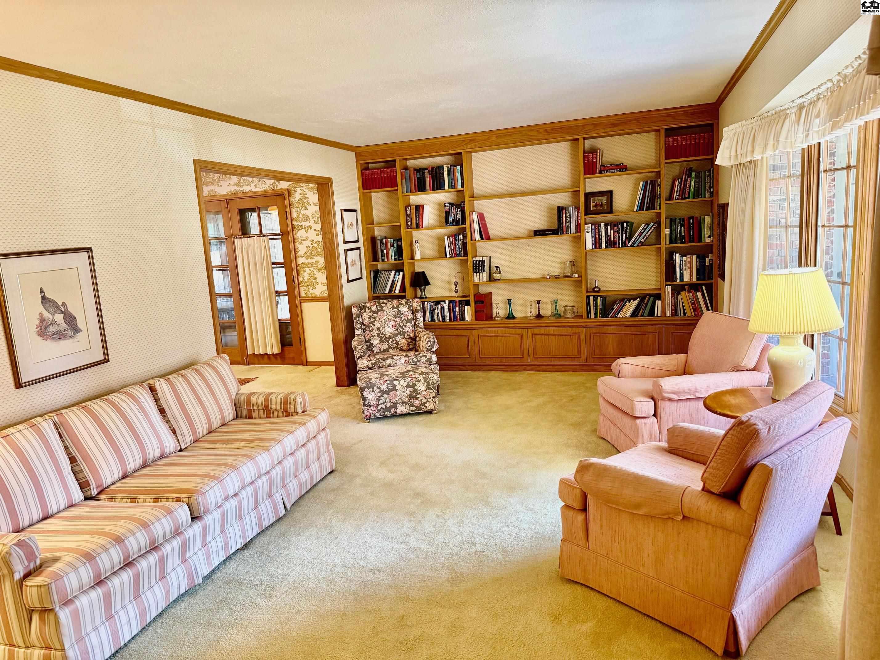 1 Hilltop Drive Hutchinson KS 67502