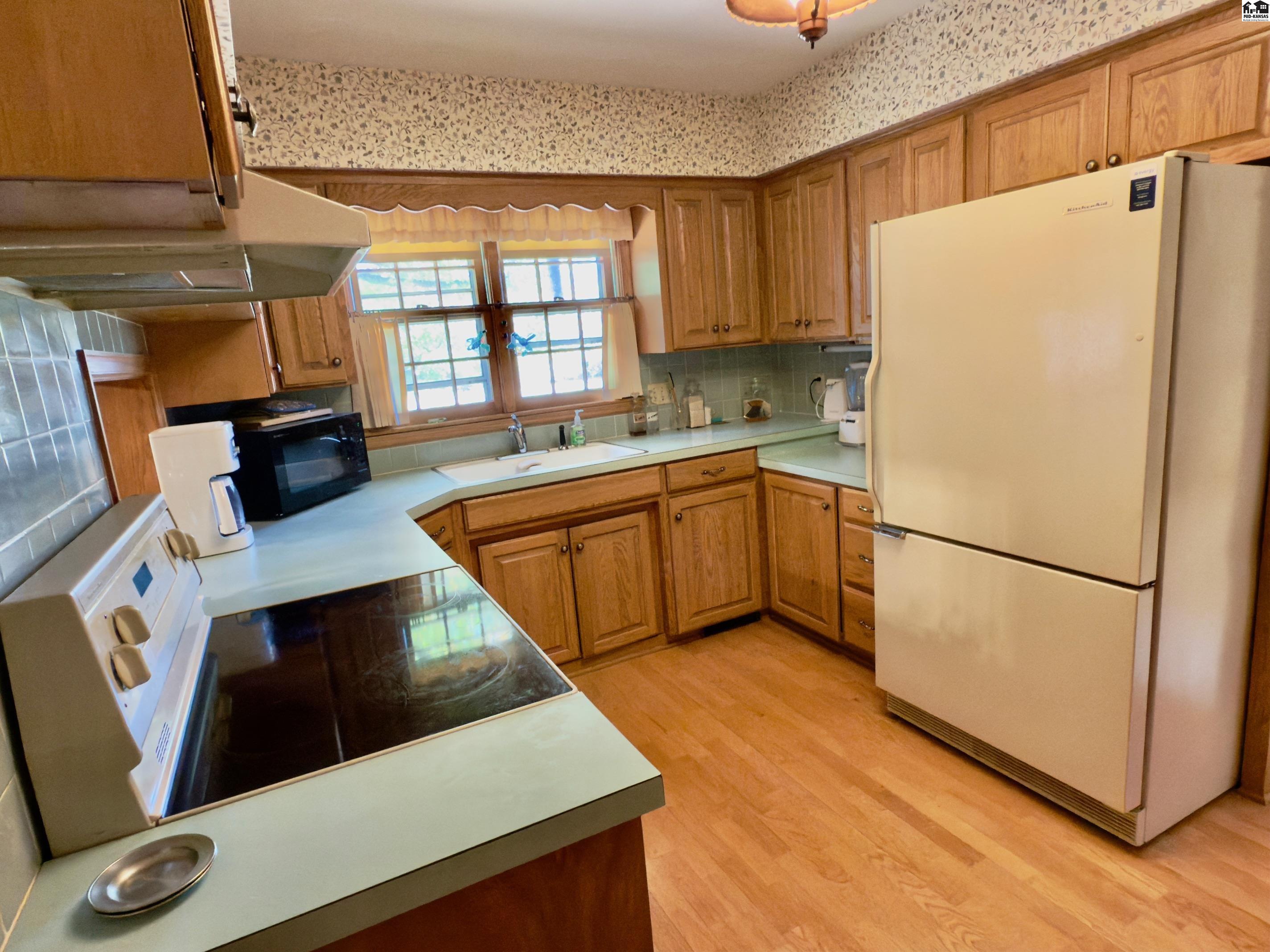 1 Hilltop Drive Hutchinson KS 67502