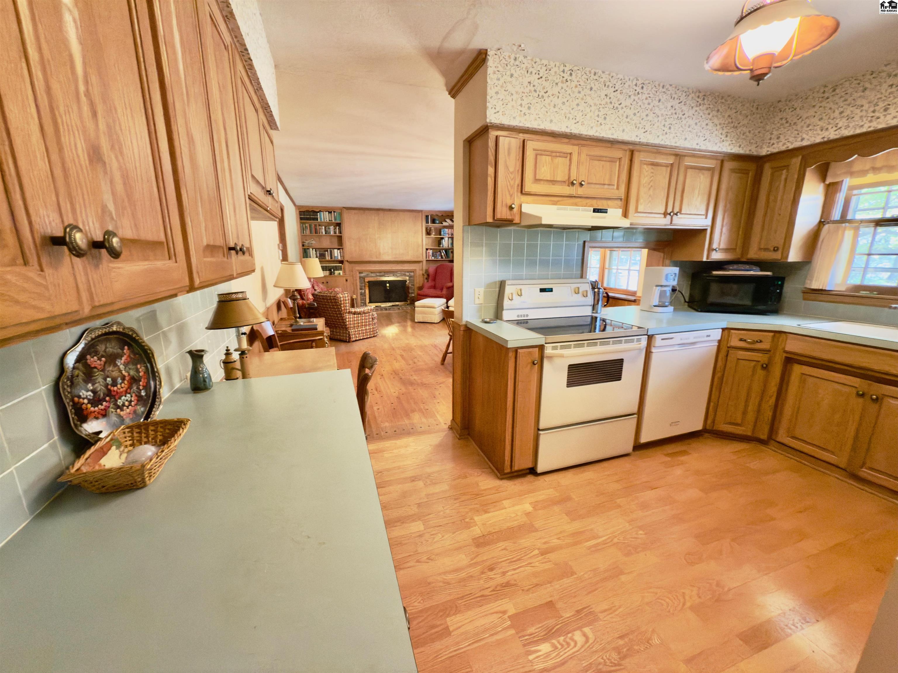 1 Hilltop Drive Hutchinson KS 67502