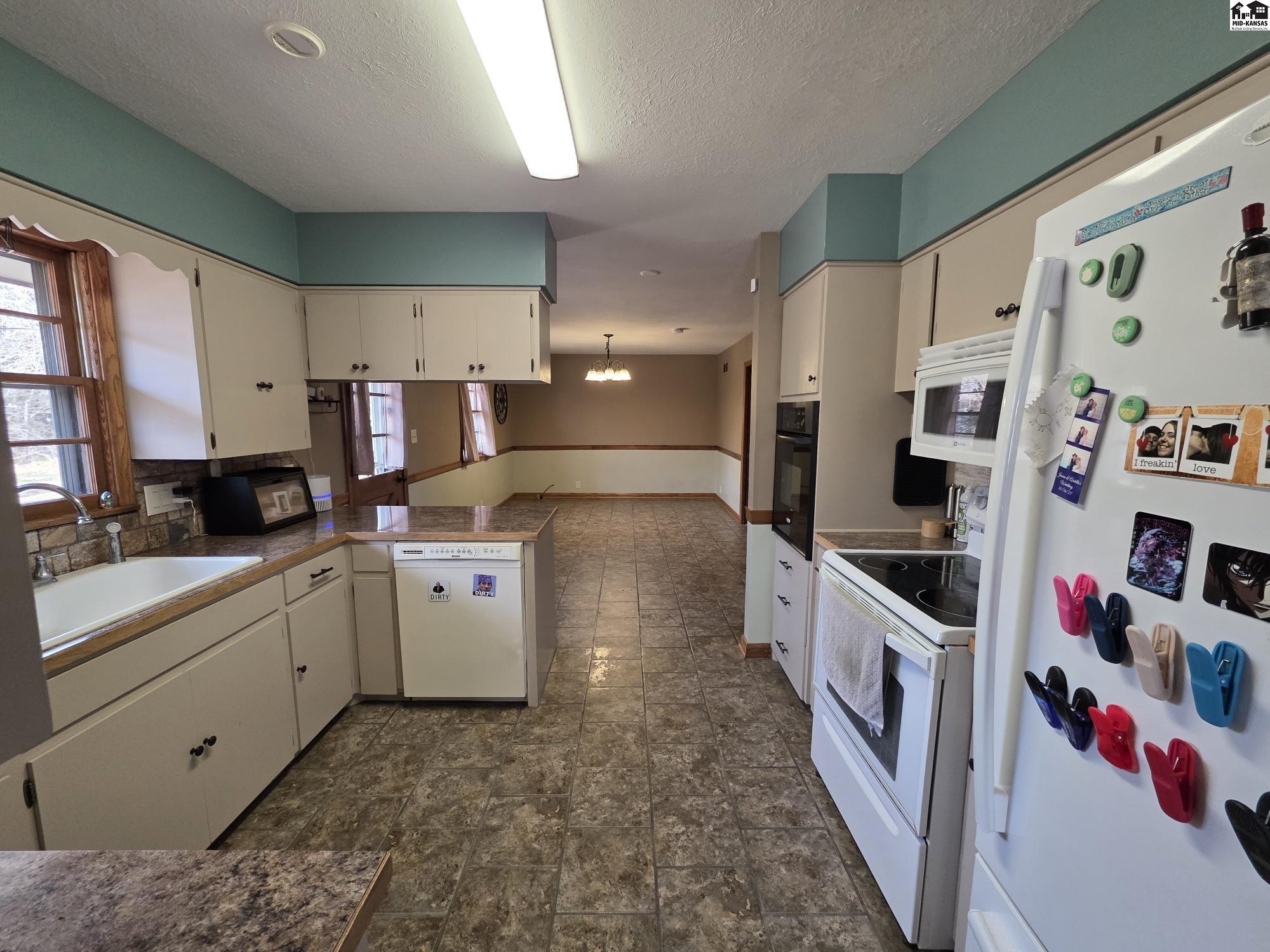 1316 W 30th Avenue Hutchinson KS 67502