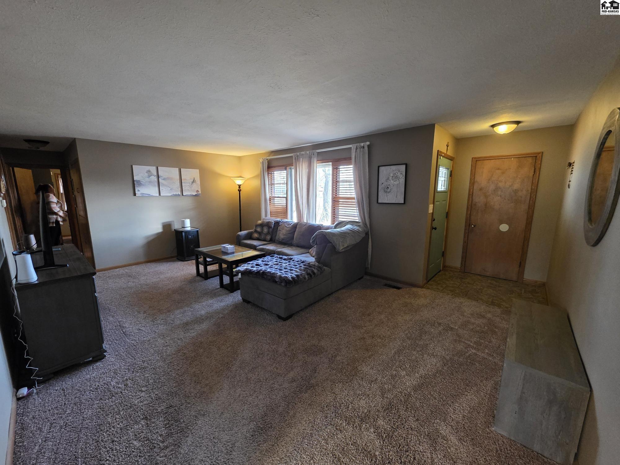 1316 W 30th Avenue Hutchinson KS 67502