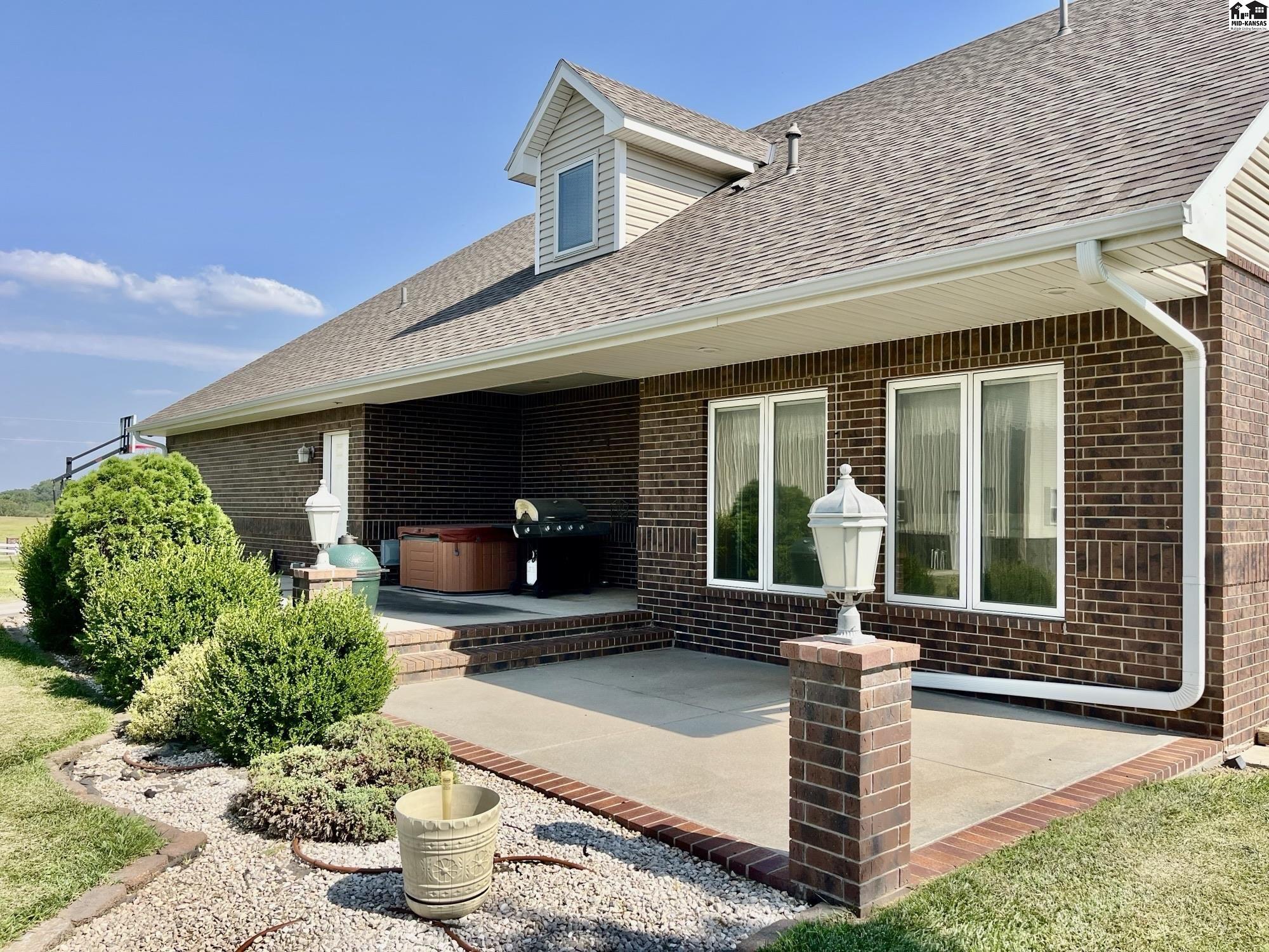 1310 E Arlington Road Hutchinson KS 67501