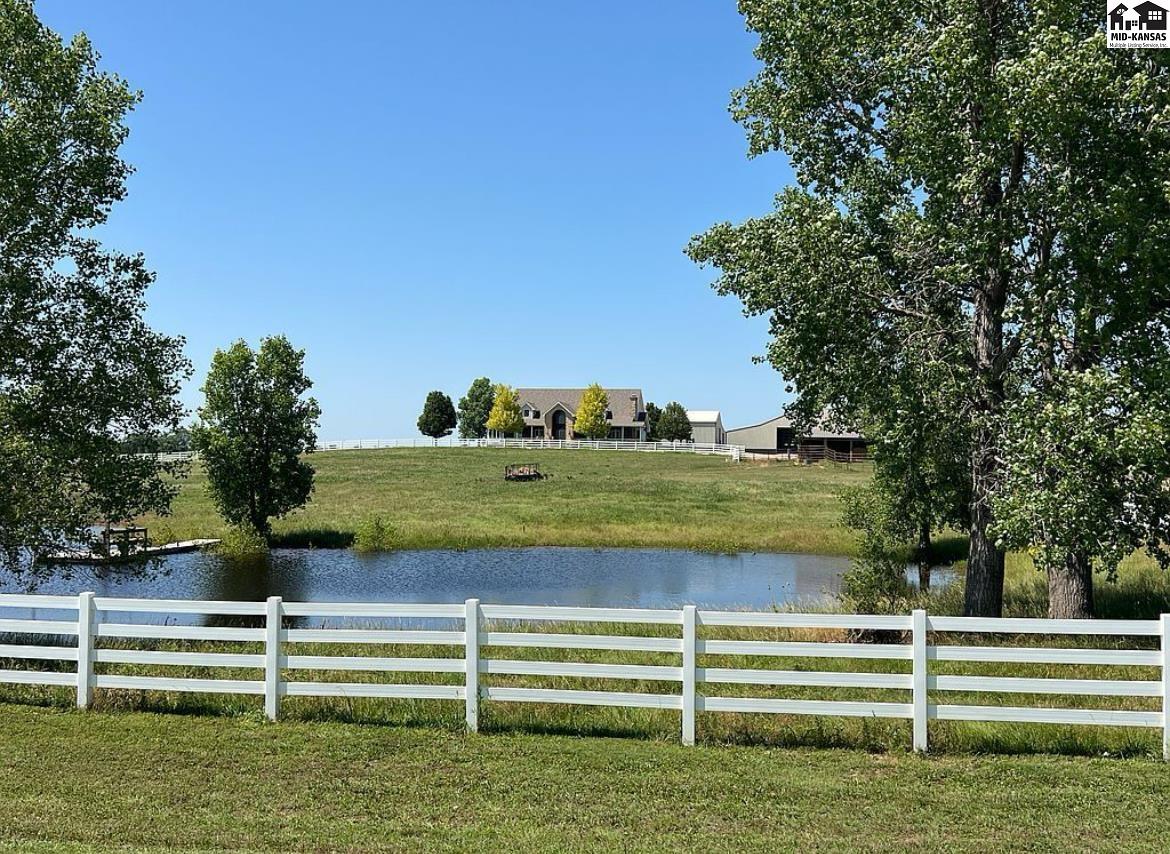 1310 E Arlington Road Hutchinson KS 67501