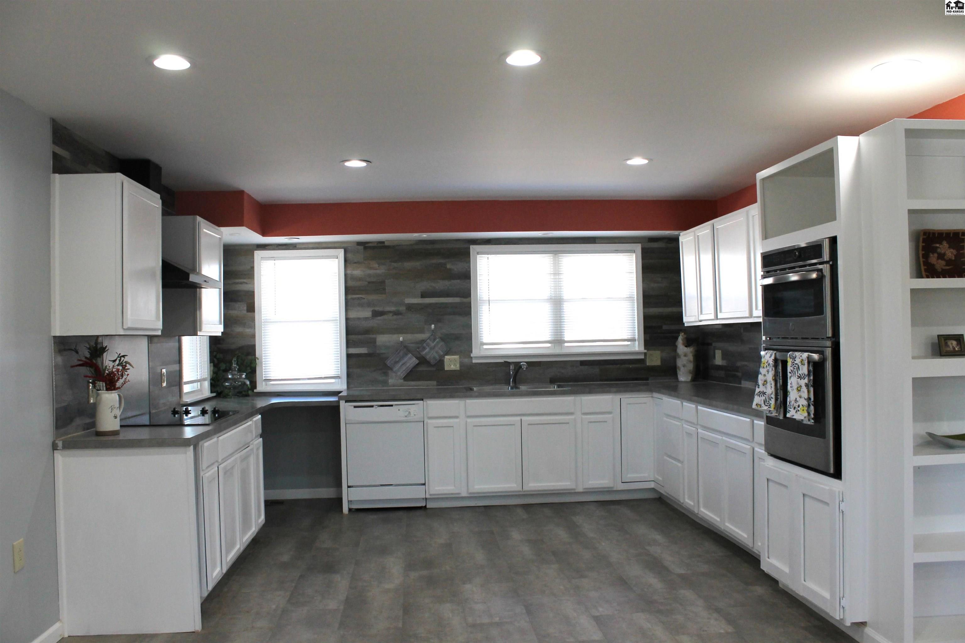 3705 W 6th Avenue Hutchinson KS 67501