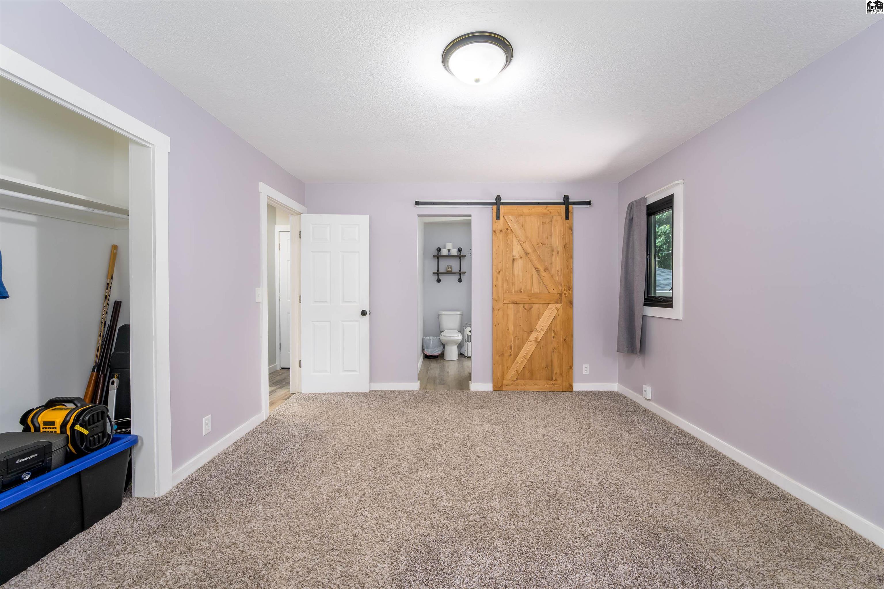 8202 E Morningside Street Wichita KS 67207-1127