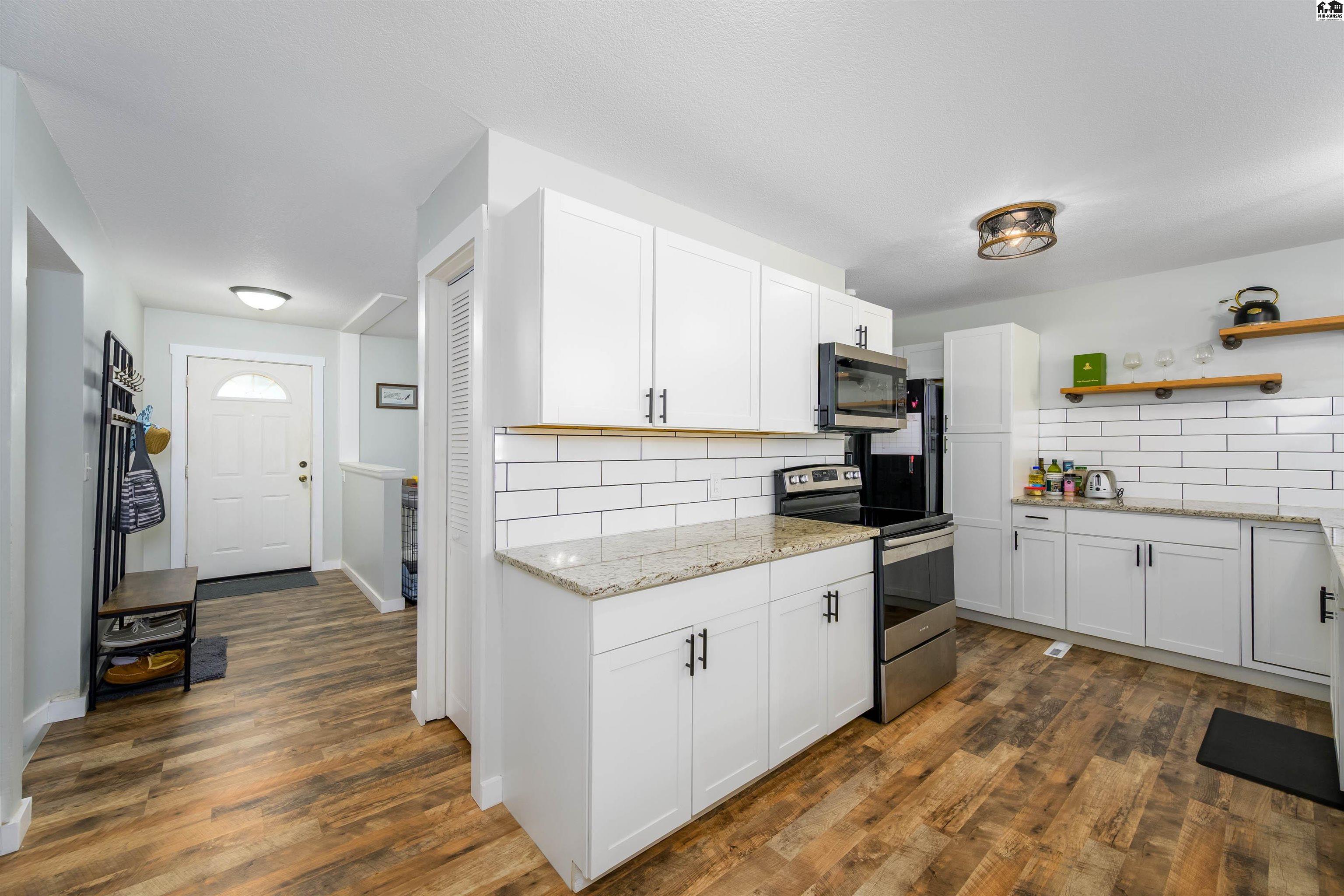 8202 E Morningside Street Wichita KS 67207-1127