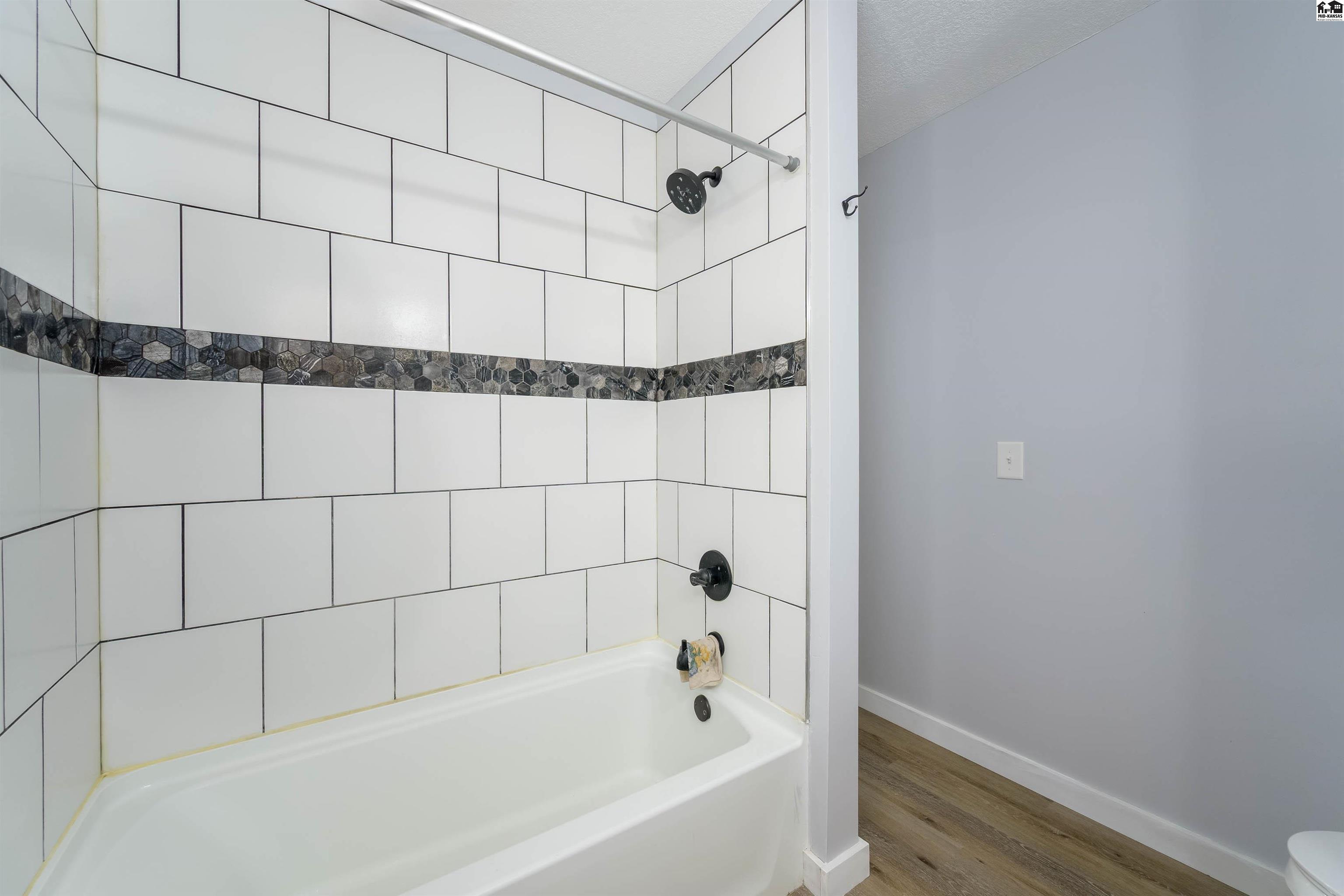 8202 E Morningside Street Wichita KS 67207-1127