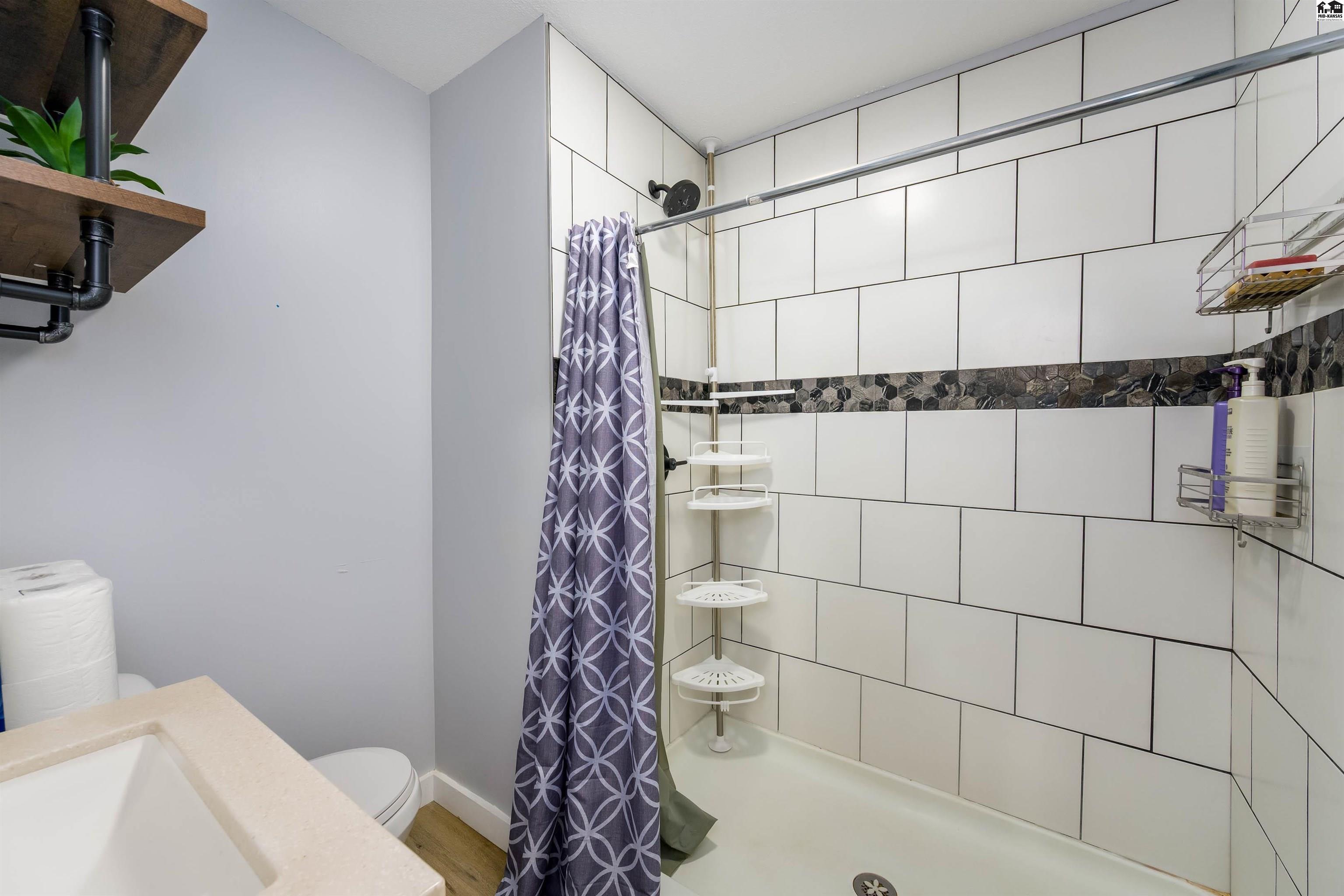 8202 E Morningside Street Wichita KS 67207-1127