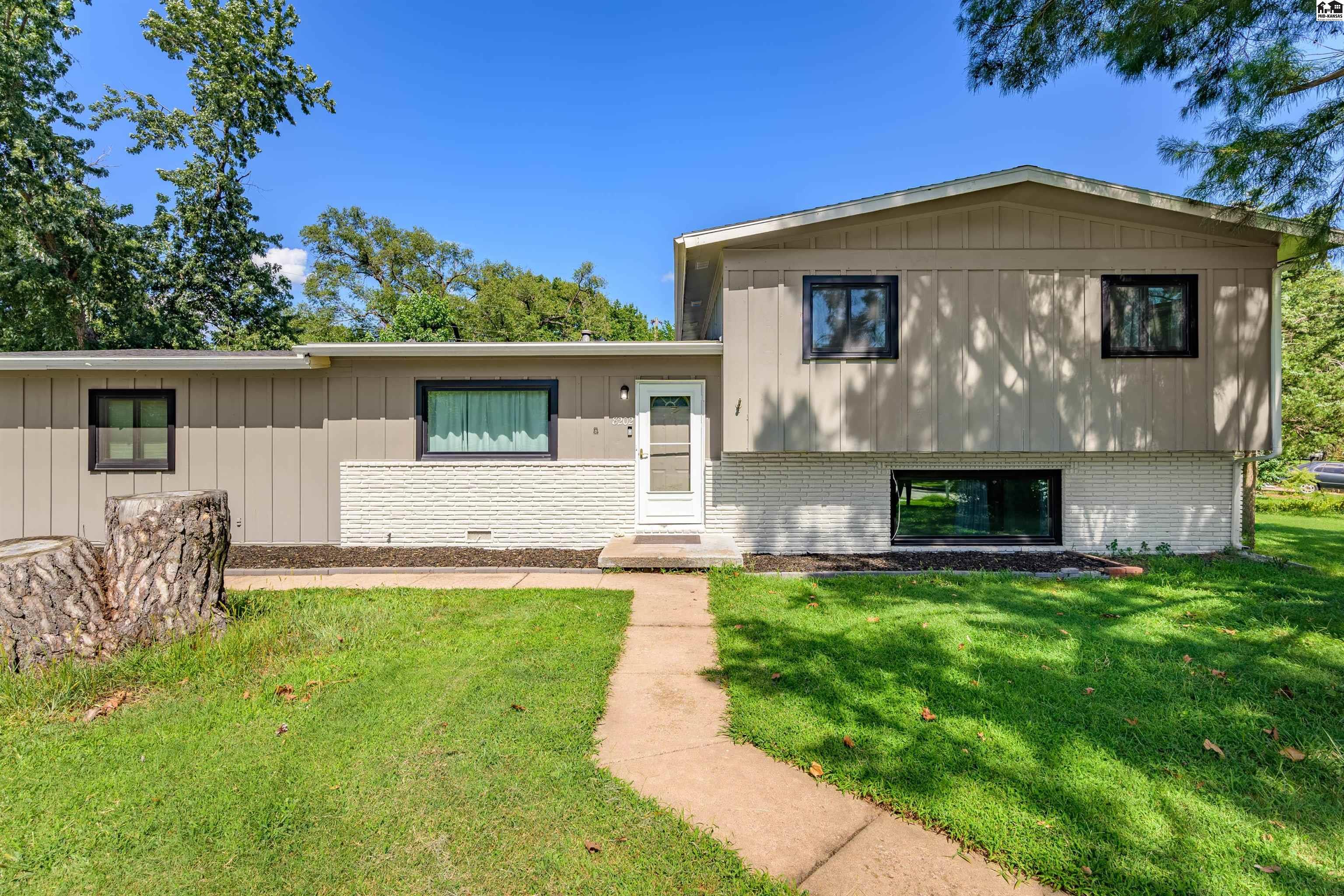 8202 E Morningside Street Wichita KS 67207-1127