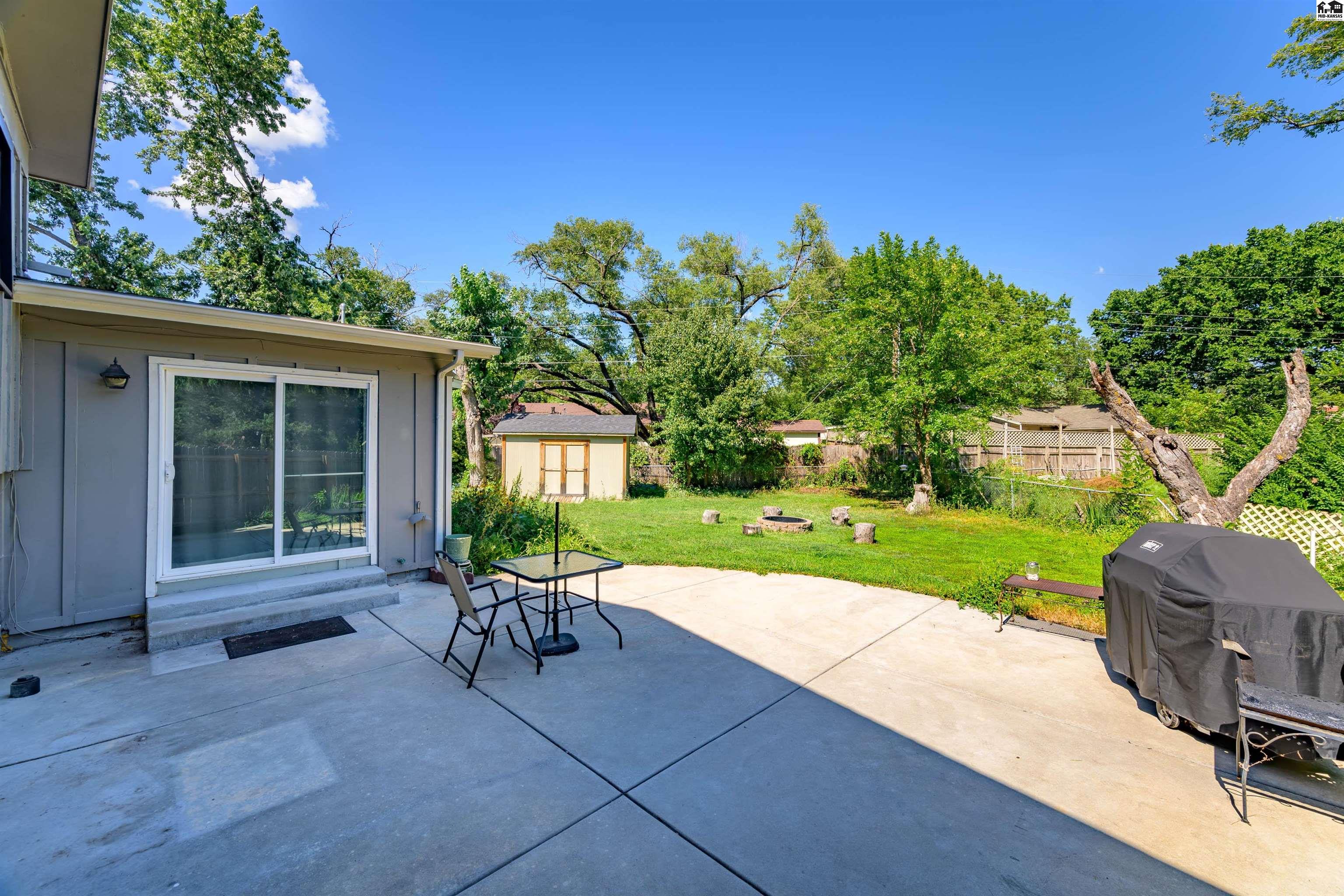 8202 E Morningside Street Wichita KS 67207-1127