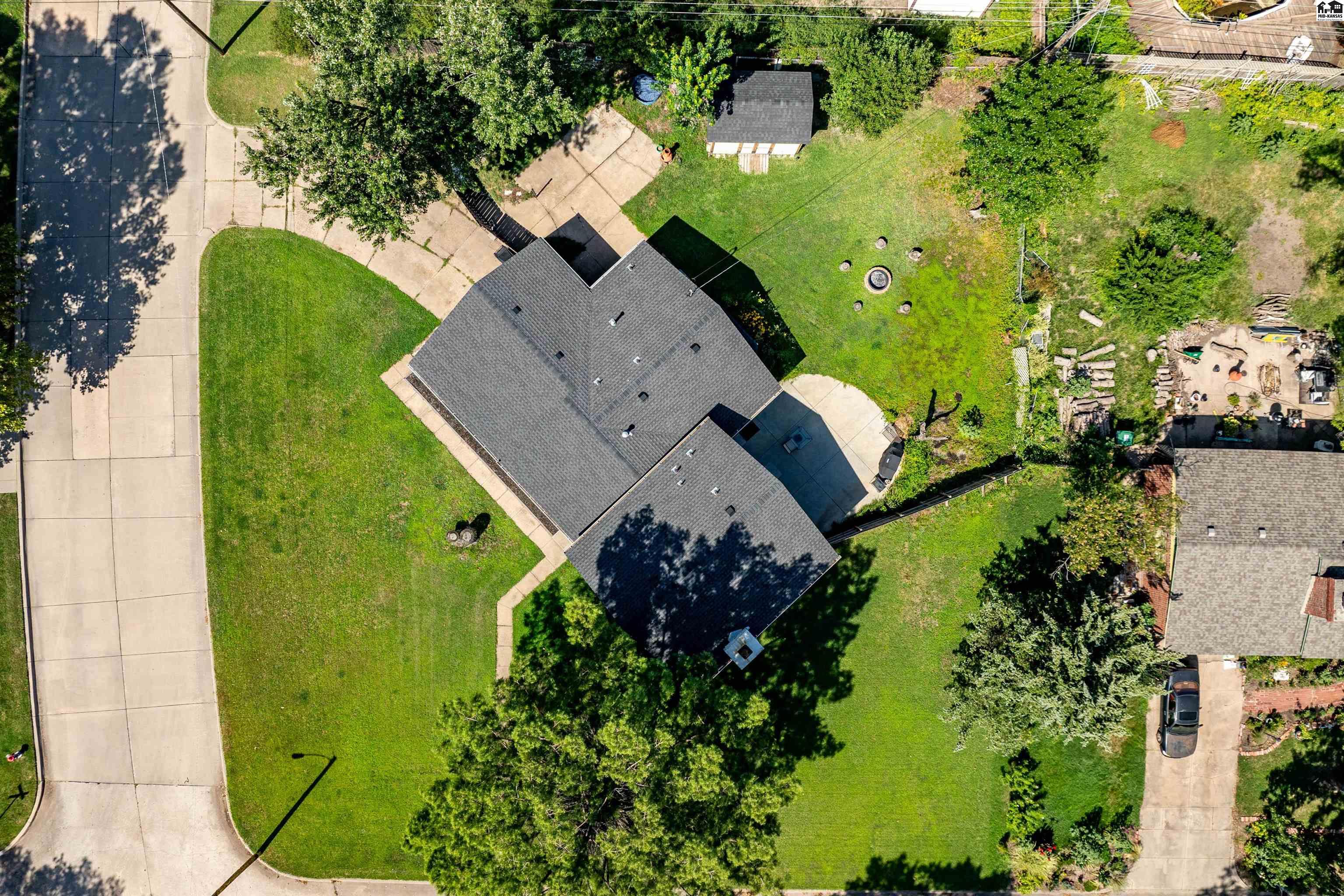 8202 E Morningside Street Wichita KS 67207-1127