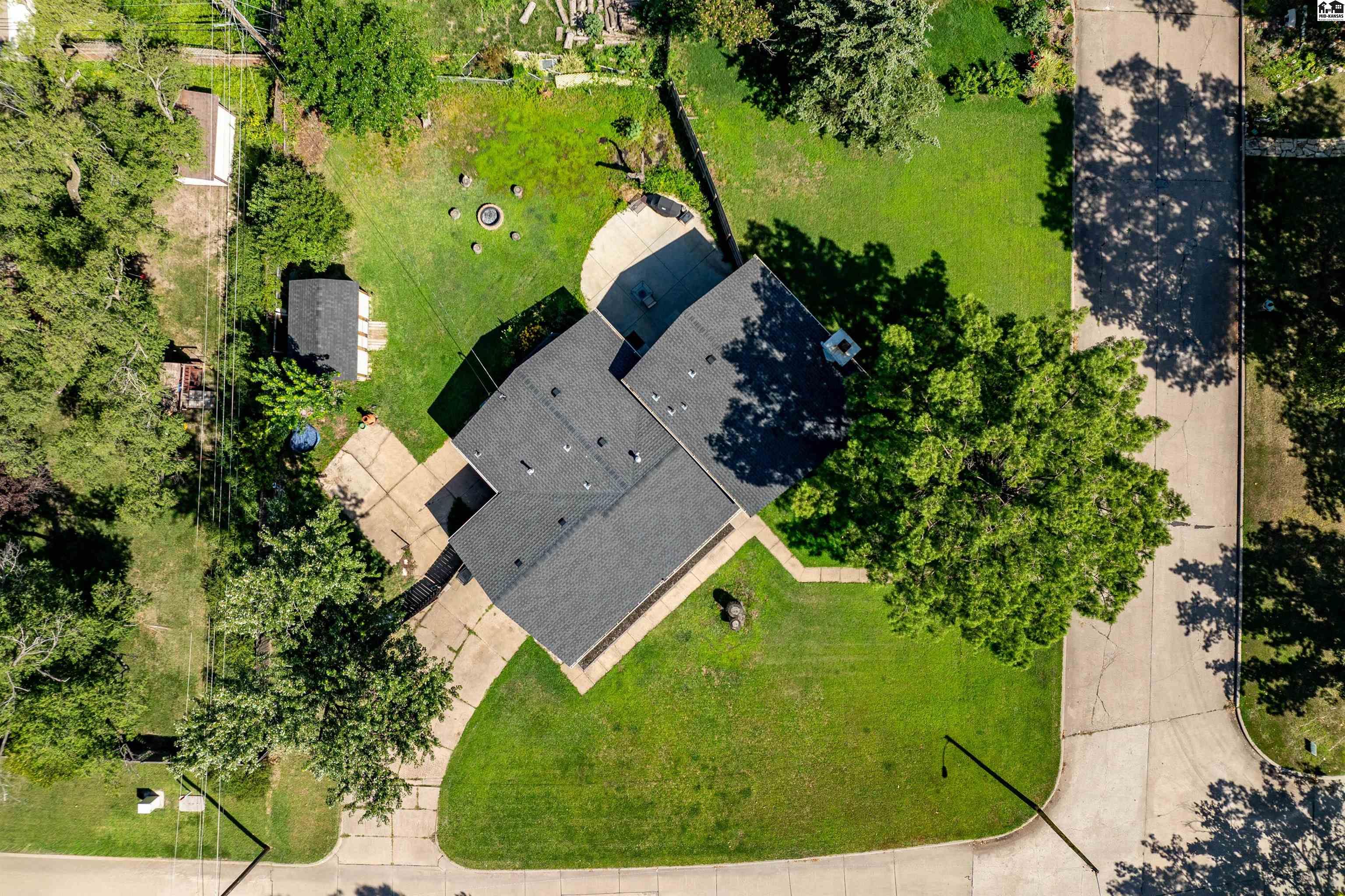 8202 E Morningside Street Wichita KS 67207-1127