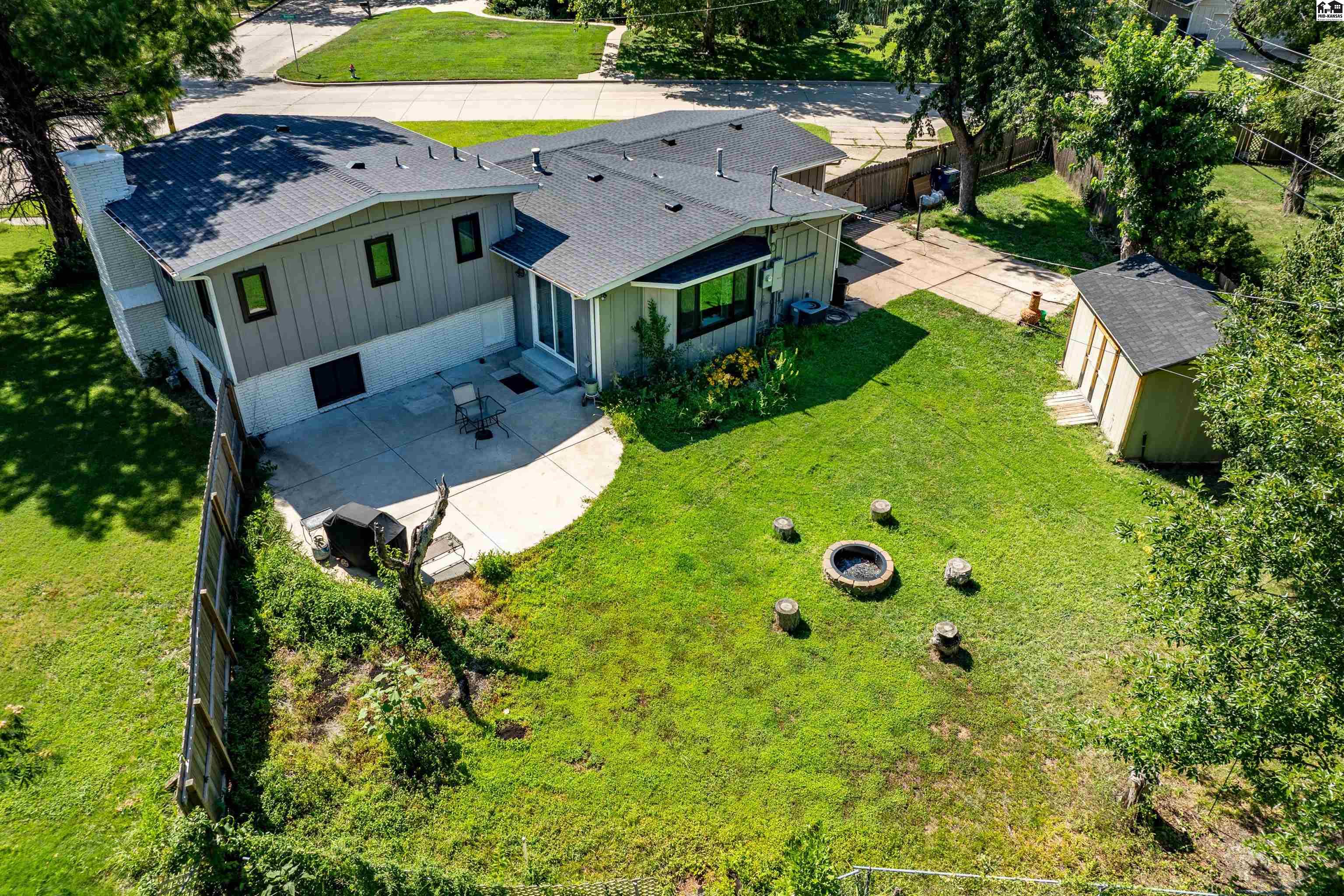 8202 E Morningside Street Wichita KS 67207-1127