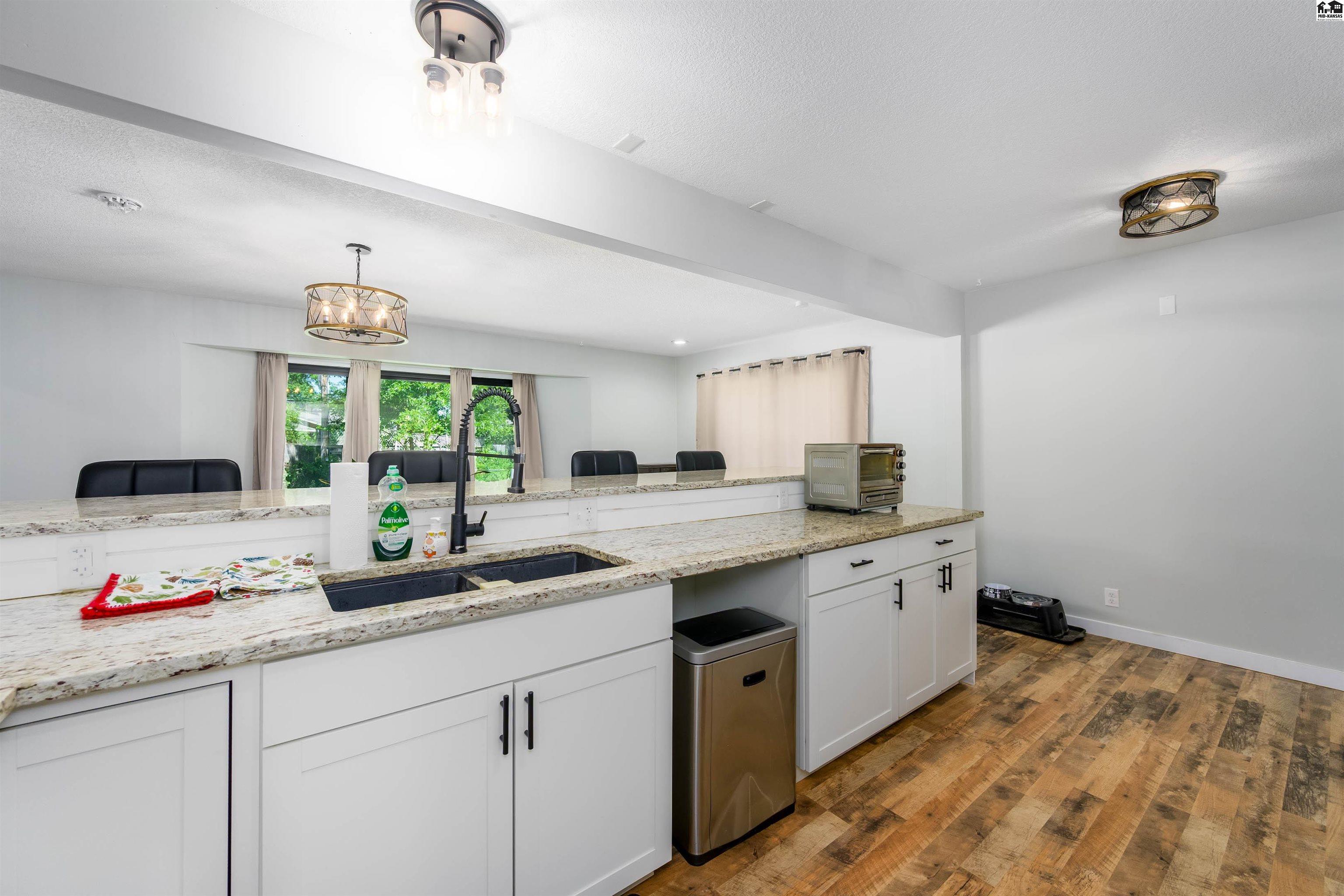 8202 E Morningside Street Wichita KS 67207-1127