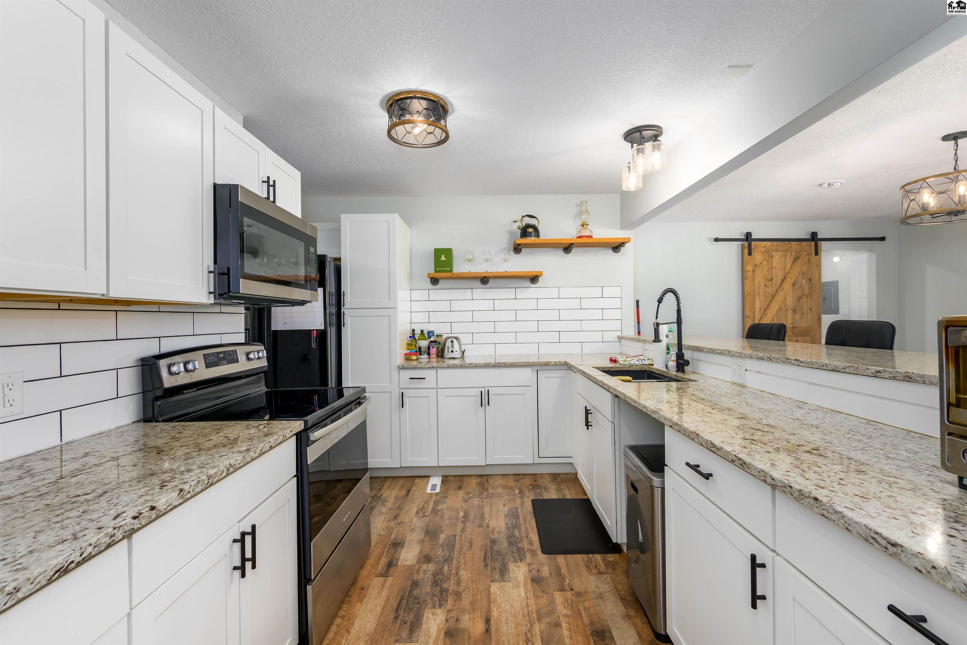 8202 E Morningside Street Wichita KS 67207-1127