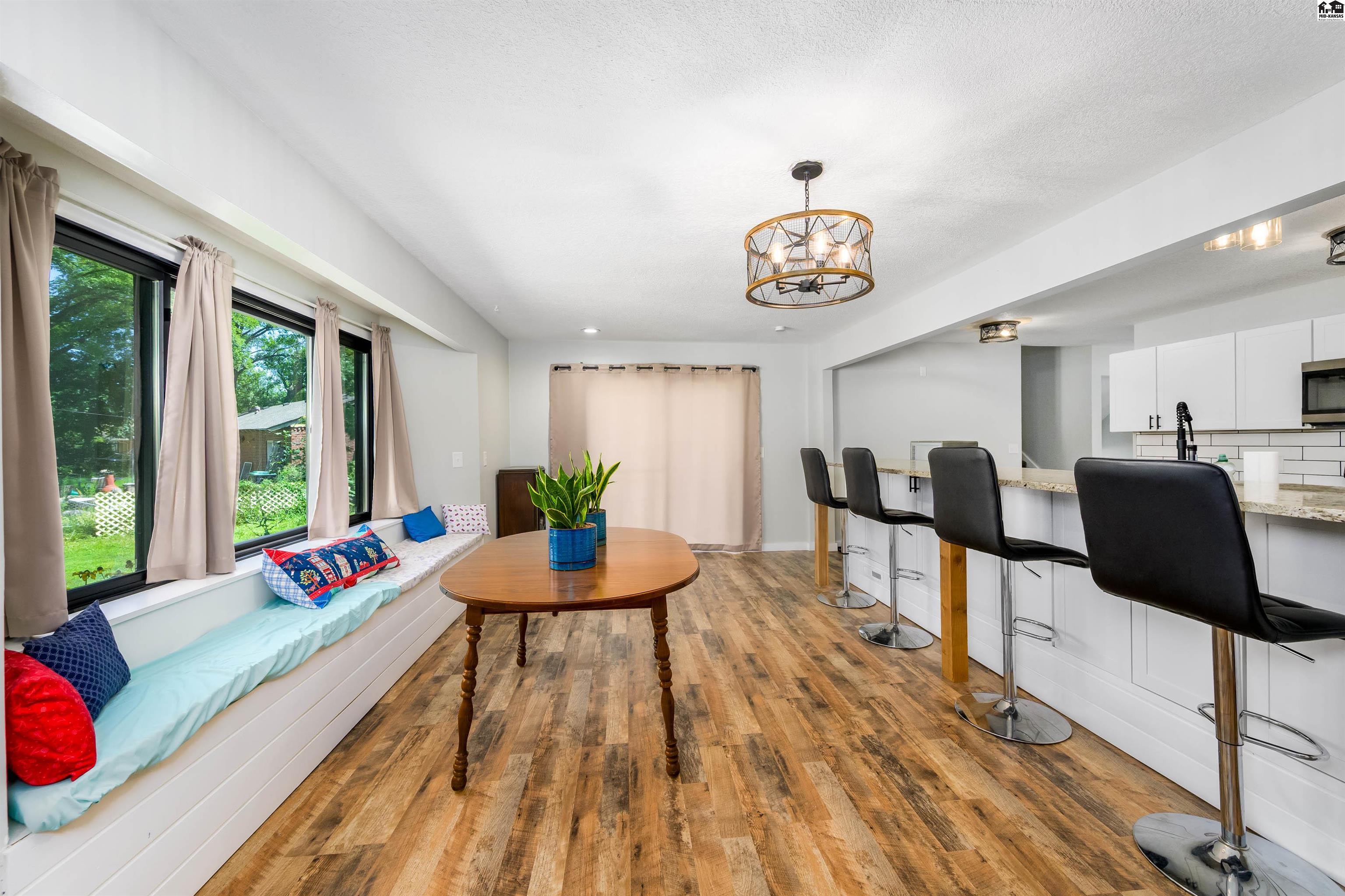 8202 E Morningside Street Wichita KS 67207-1127