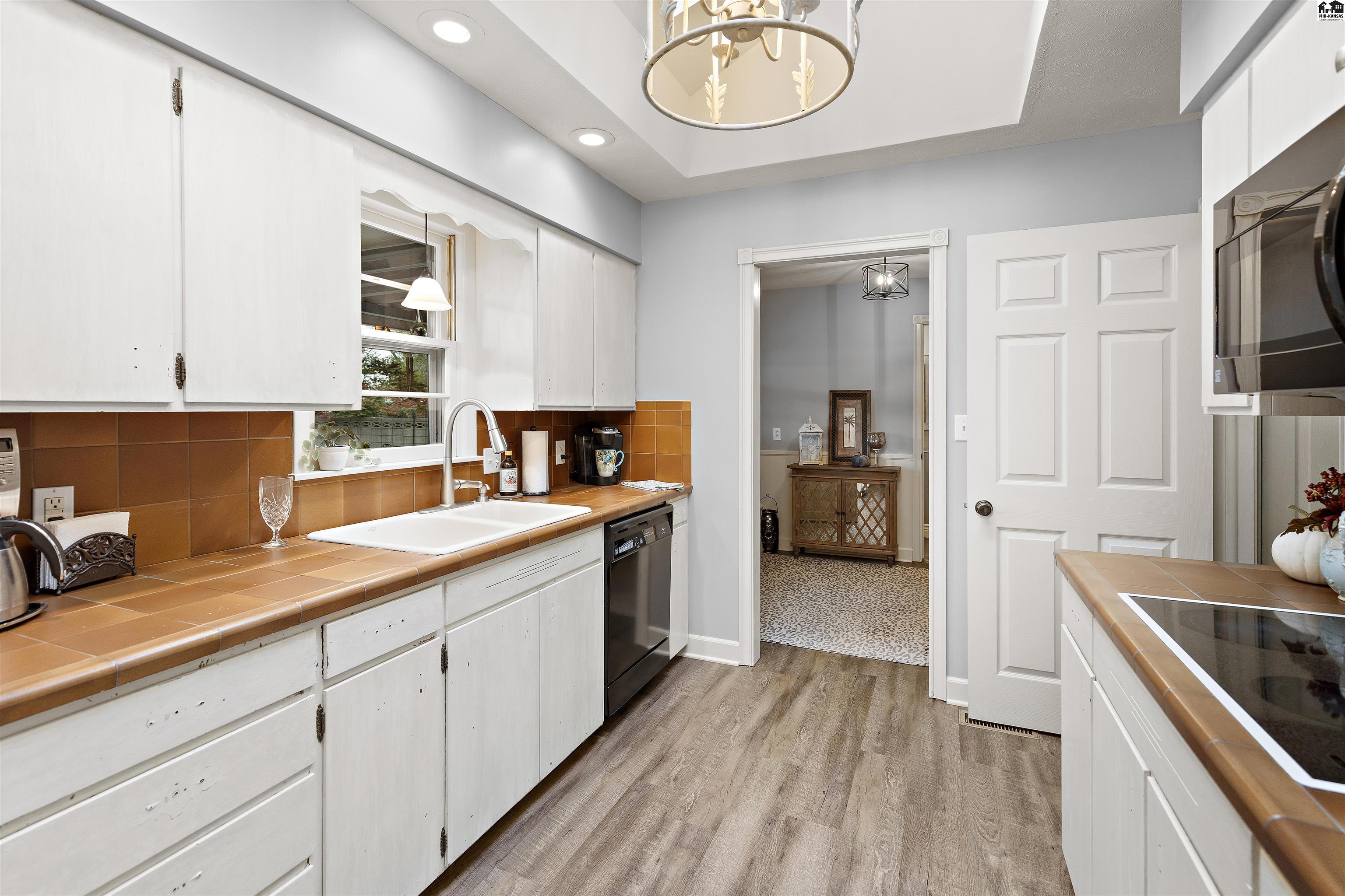 1519 Brookwood Drive Hutchinson KS 67502