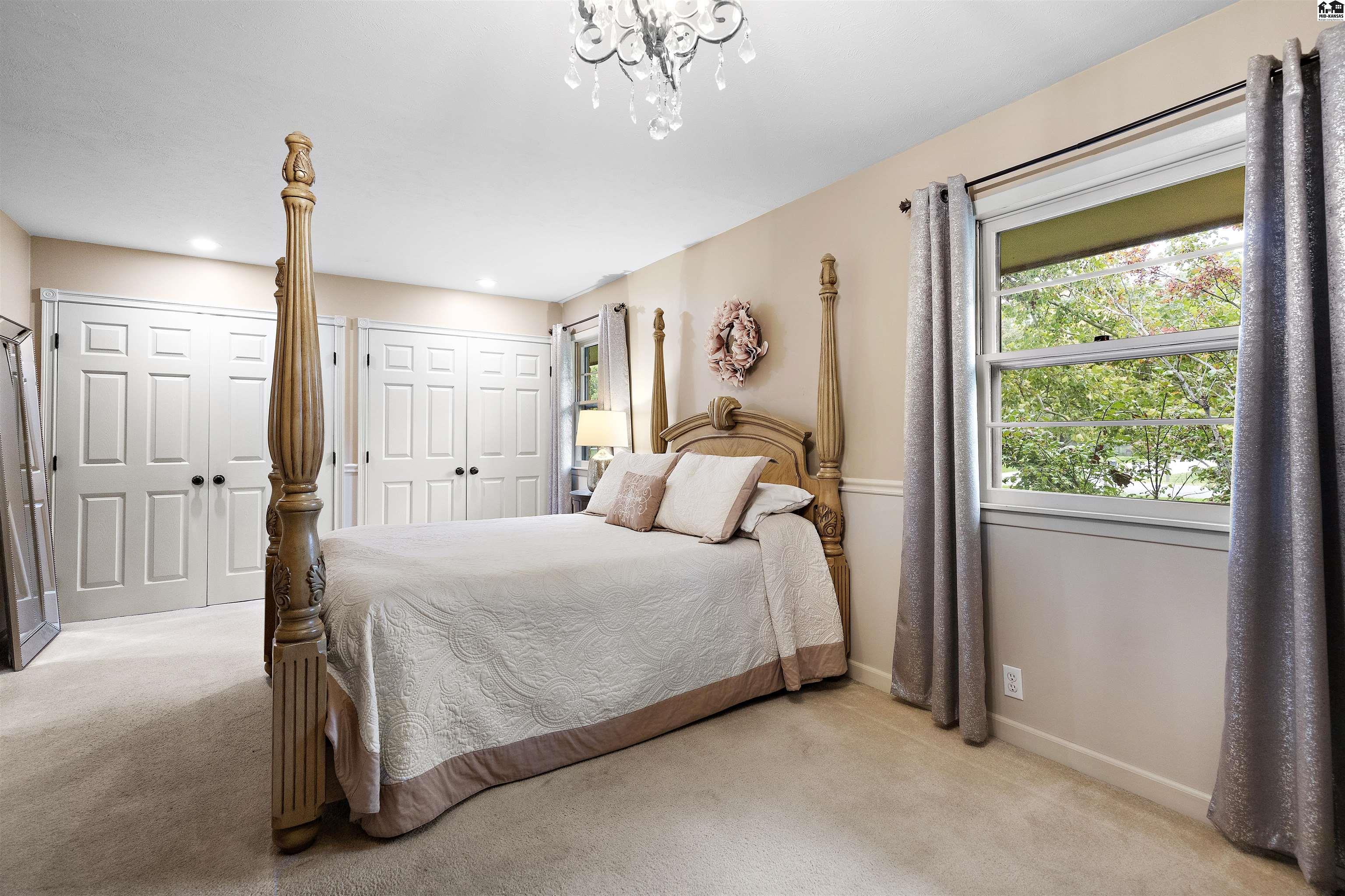 1519 Brookwood Drive Hutchinson KS 67502