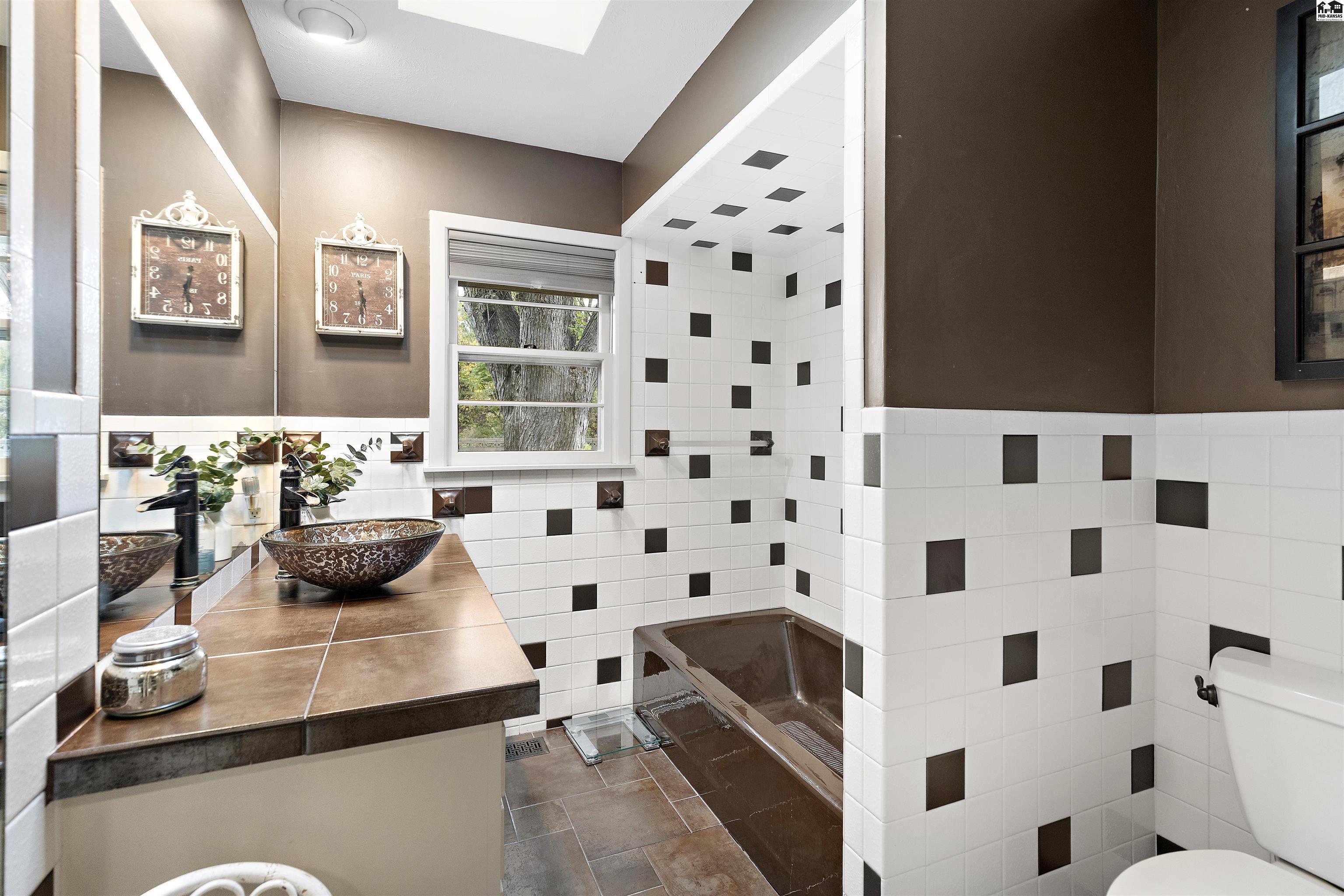 1519 Brookwood Drive Hutchinson KS 67502