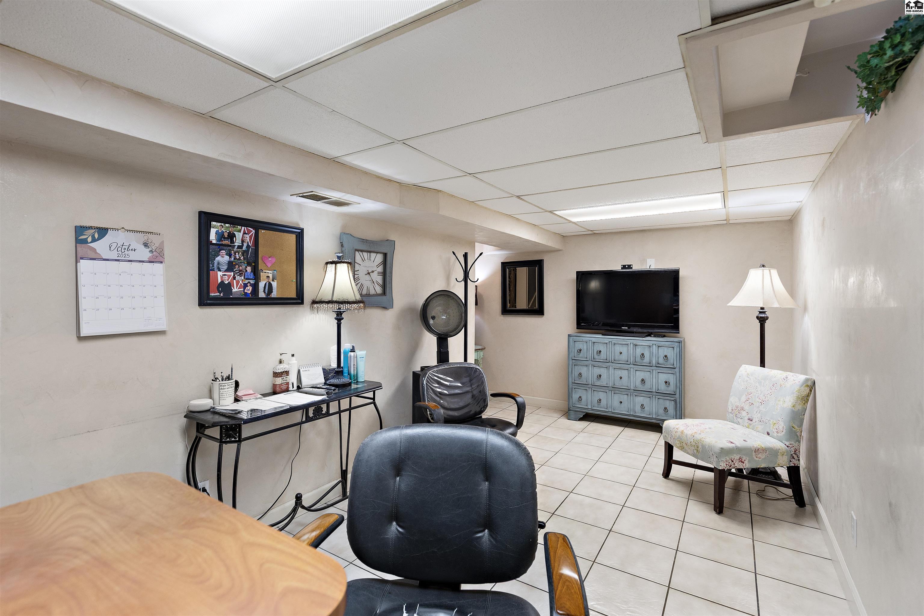 1519 Brookwood Drive Hutchinson KS 67502