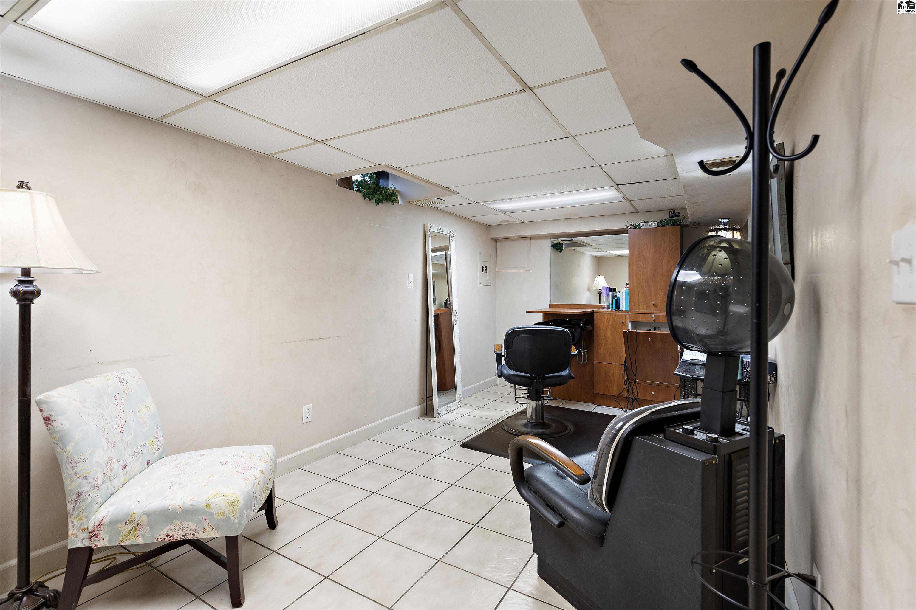 1519 Brookwood Drive Hutchinson KS 67502