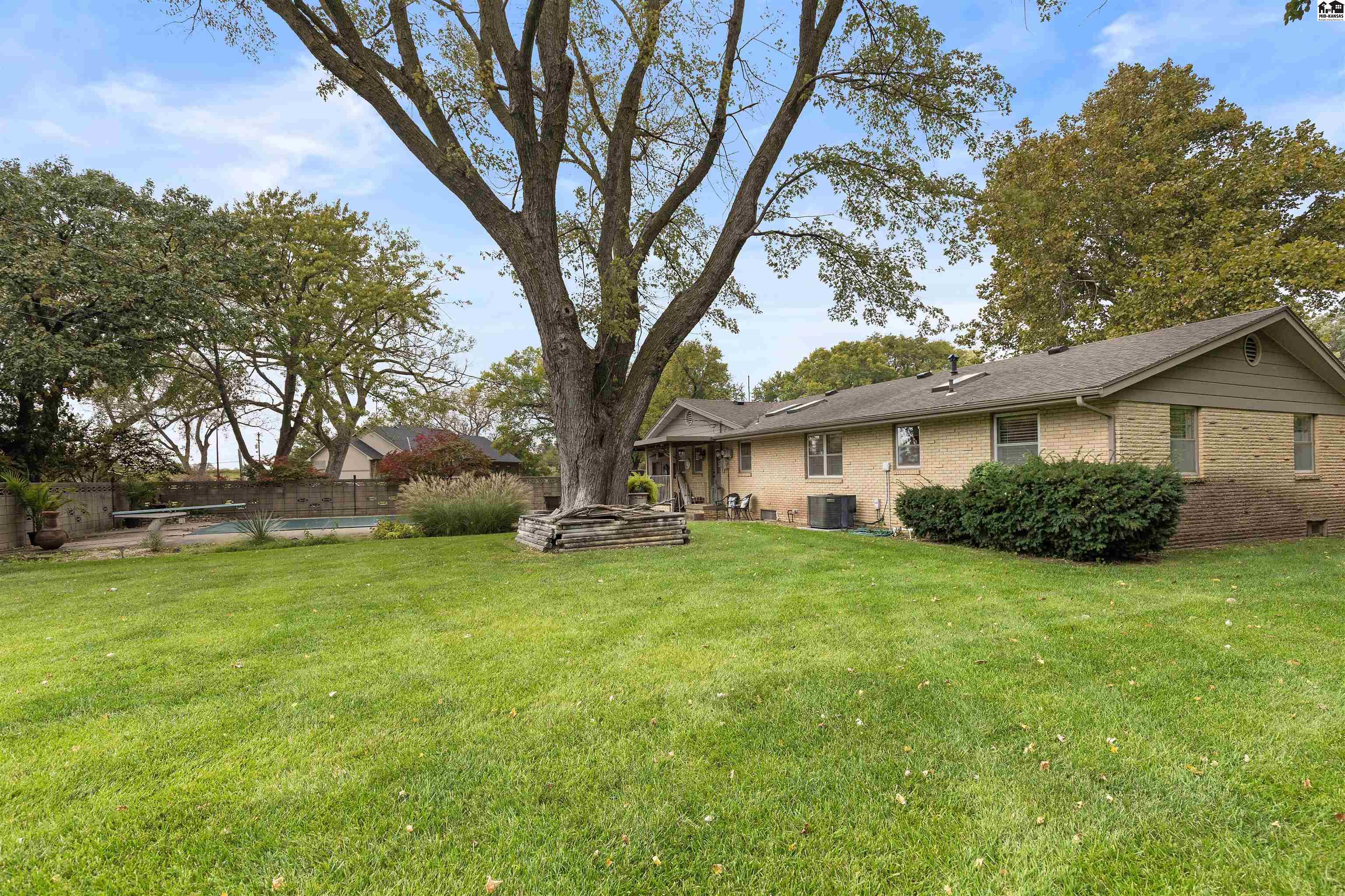 1519 Brookwood Drive Hutchinson KS 67502