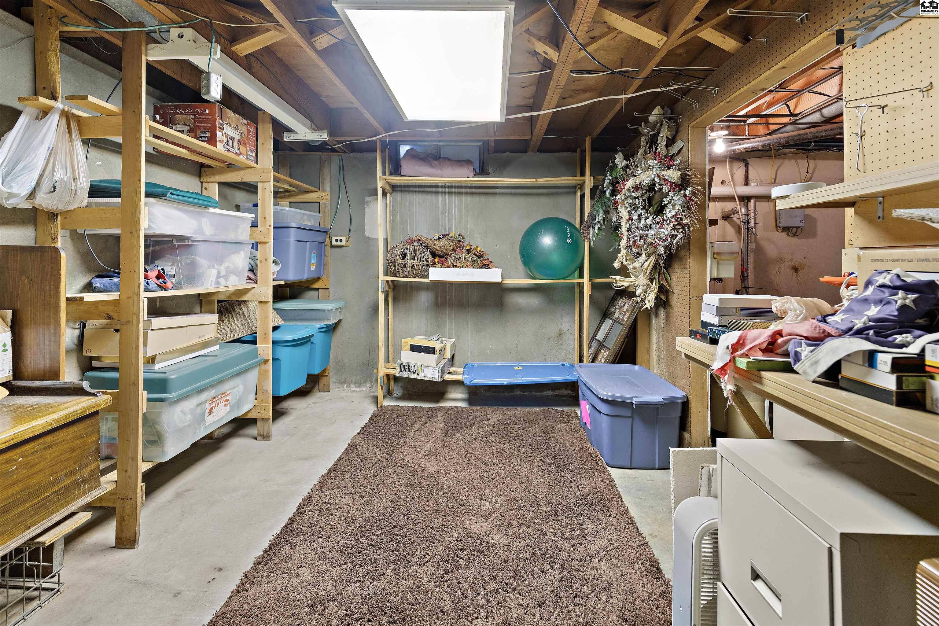 1519 Brookwood Drive Hutchinson KS 67502