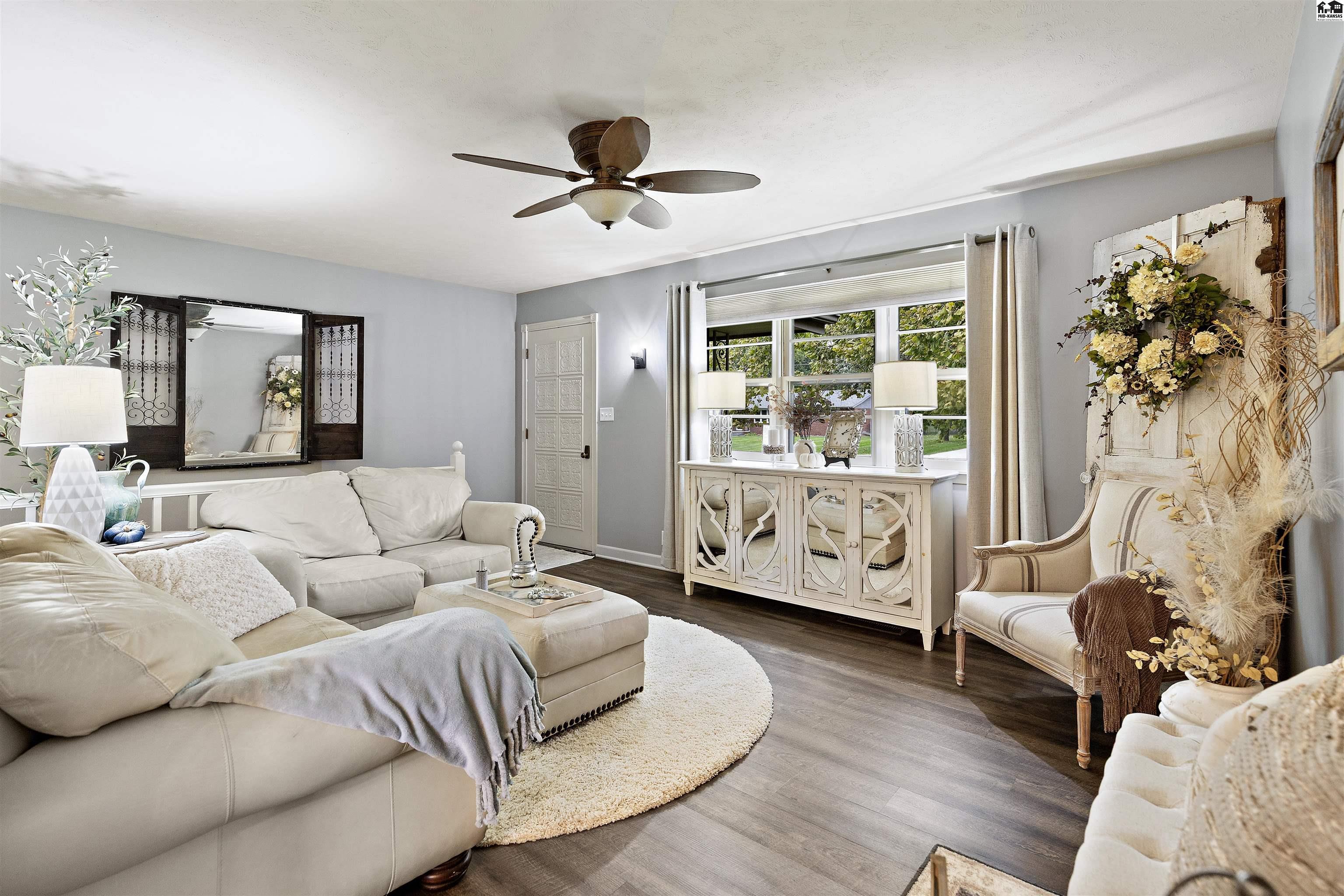 1519 Brookwood Drive Hutchinson KS 67502