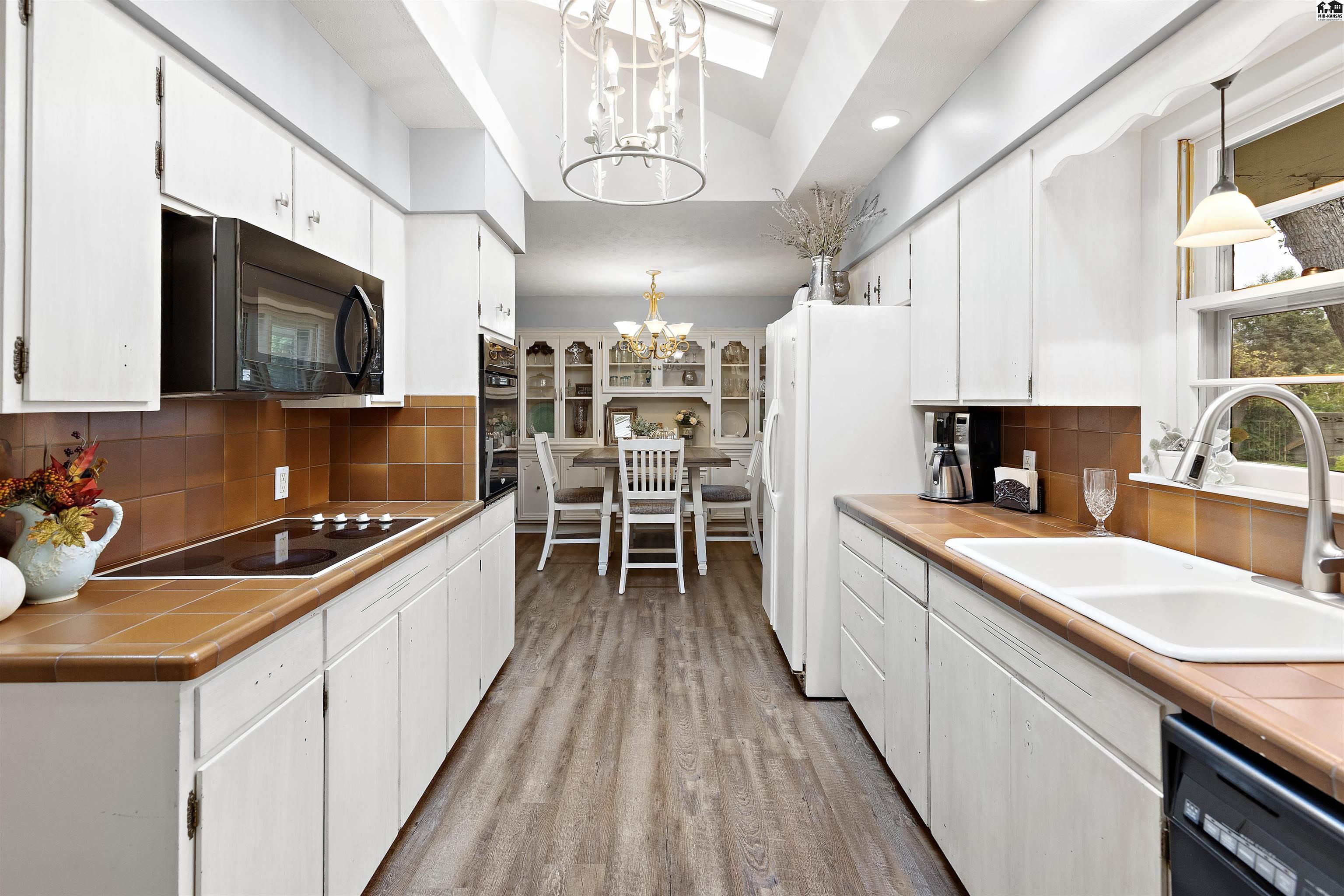 1519 Brookwood Drive Hutchinson KS 67502