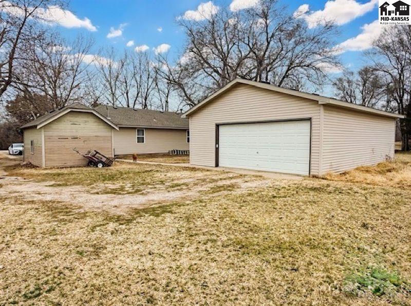 1306 Barnes Lake Road Hutchinson KS 67501