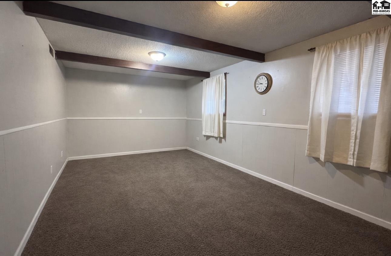 910 E 31st Terrace Hutchinson KS 67502