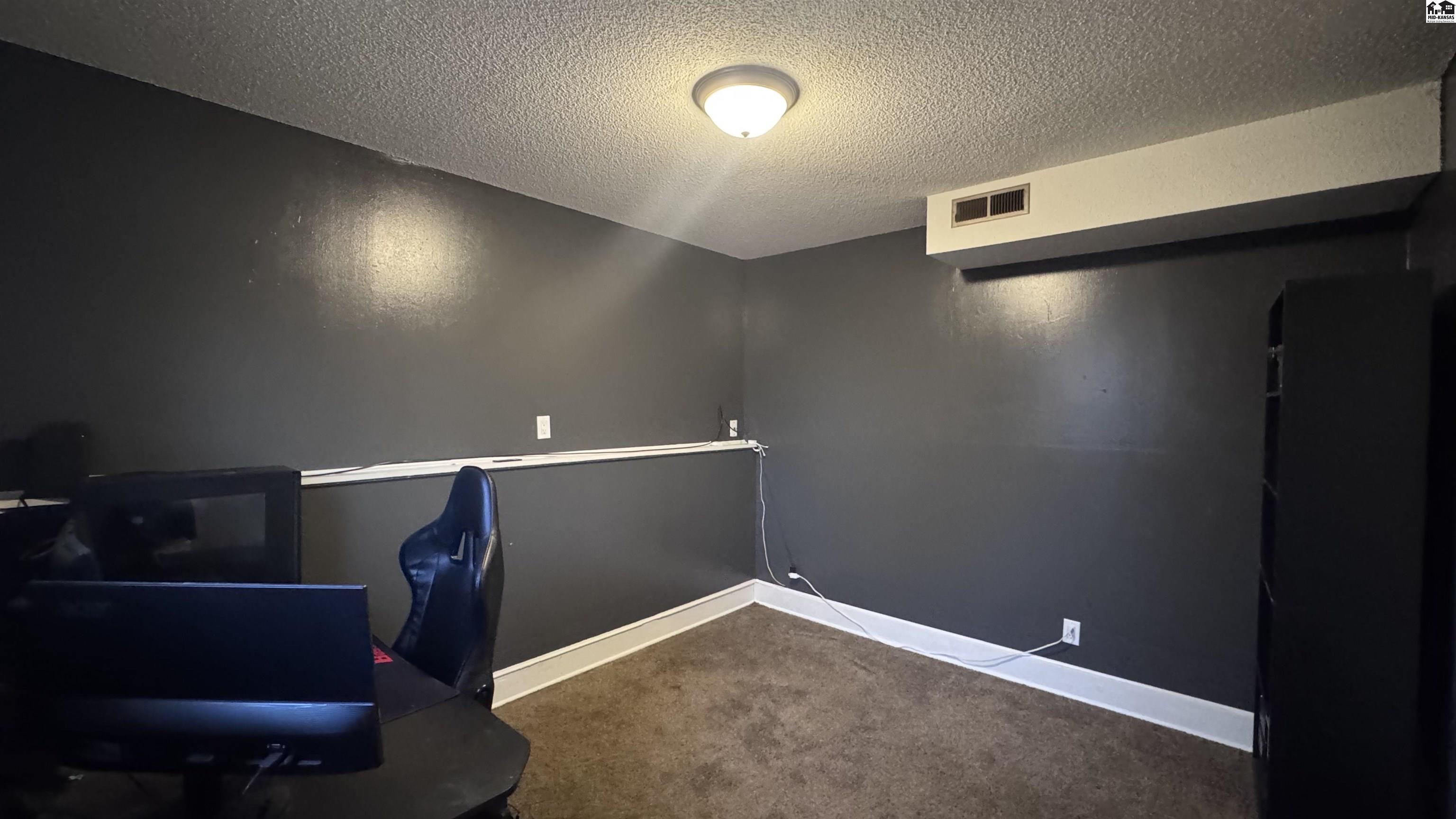 910 E 31st Terrace Hutchinson KS 67502